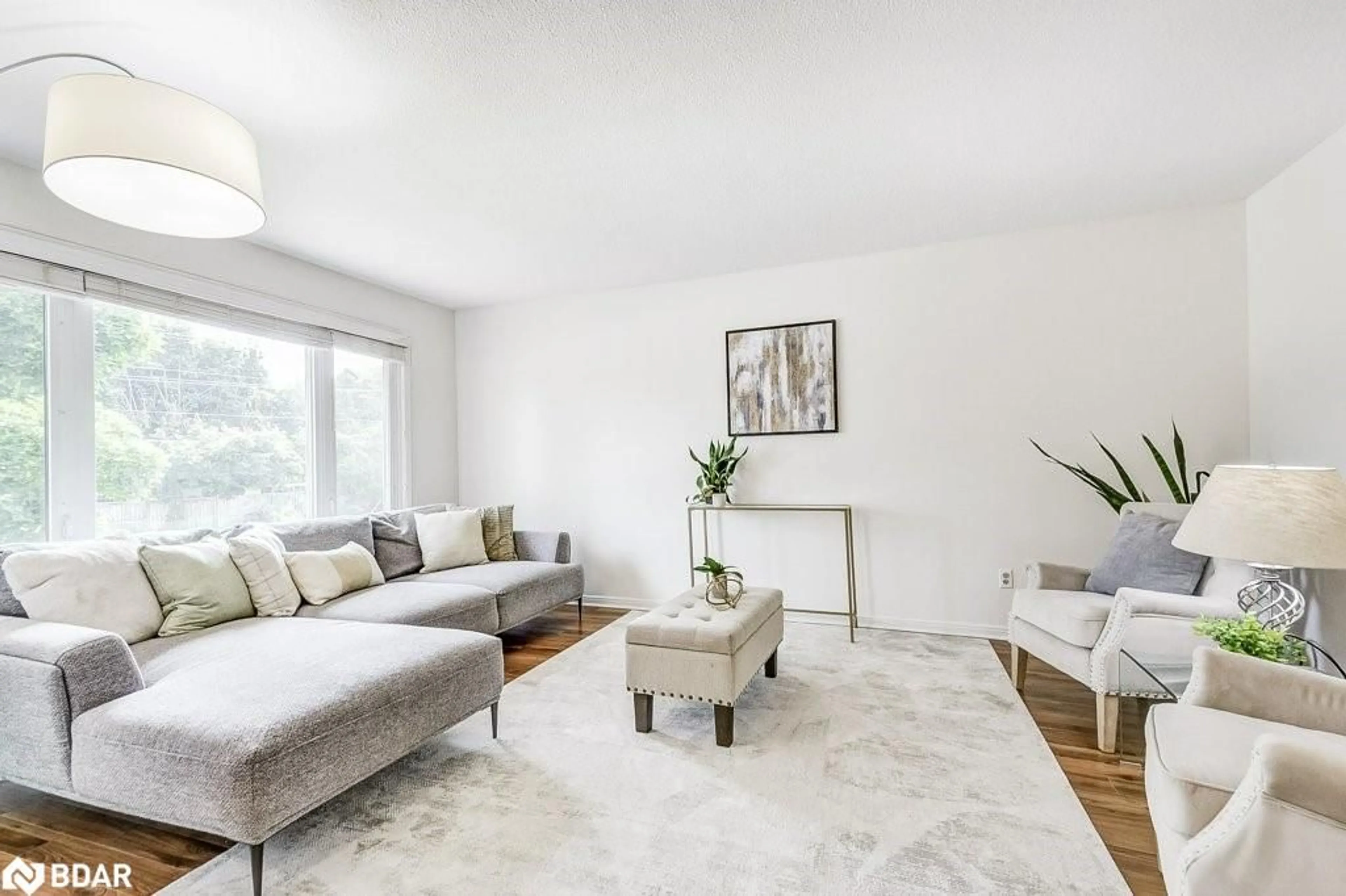 Living room with furniture, unknown for 748 Francis Rd, Burlington Ontario L7T 4A3