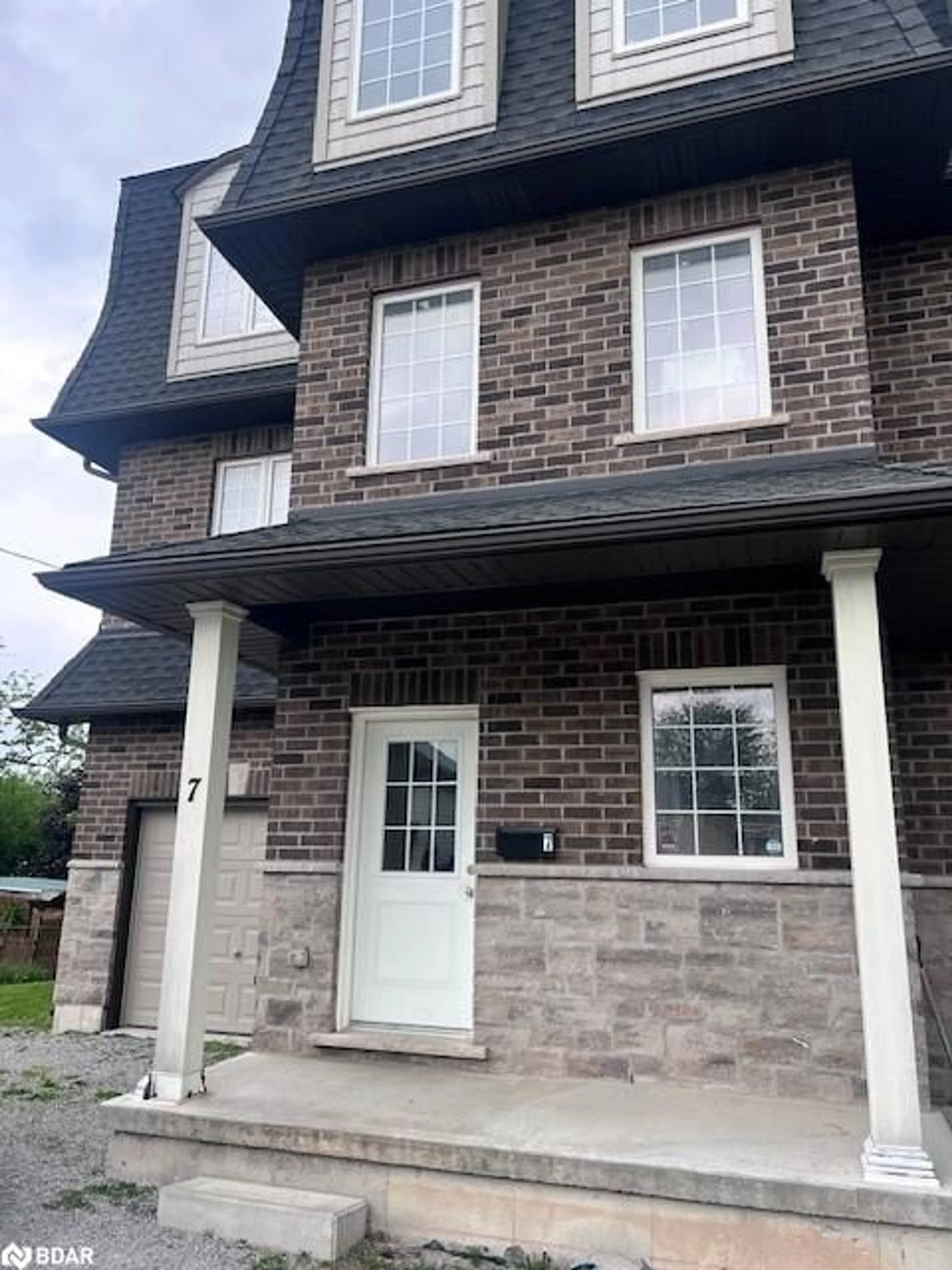 Home with brick exterior material, street for 7 Chestnut St, St. Catharines Ontario L2T 1G6