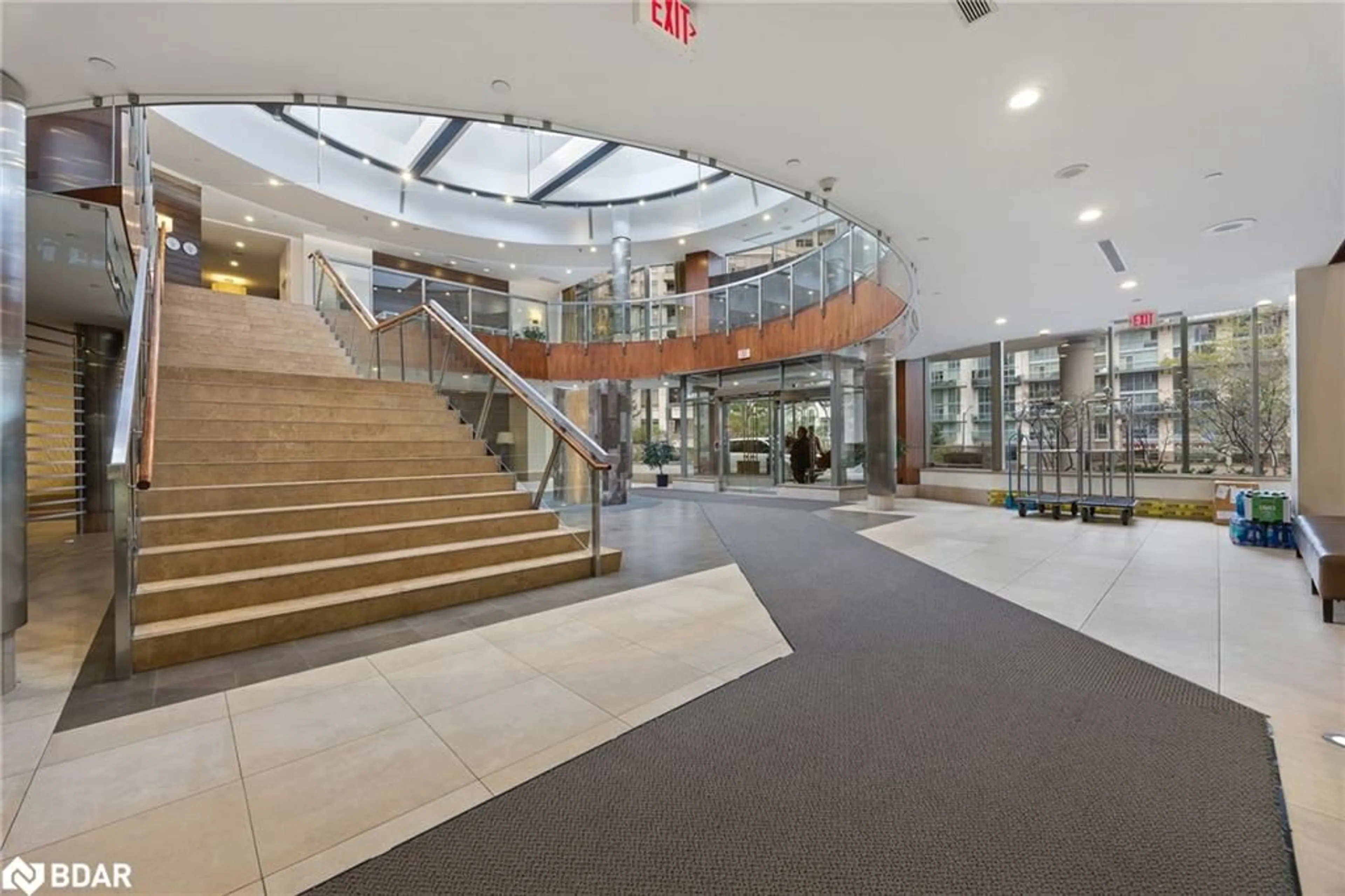 Indoor foyer for 3880 Duke Of York Blvd #1202, Mississauga Ontario L5B 4M7