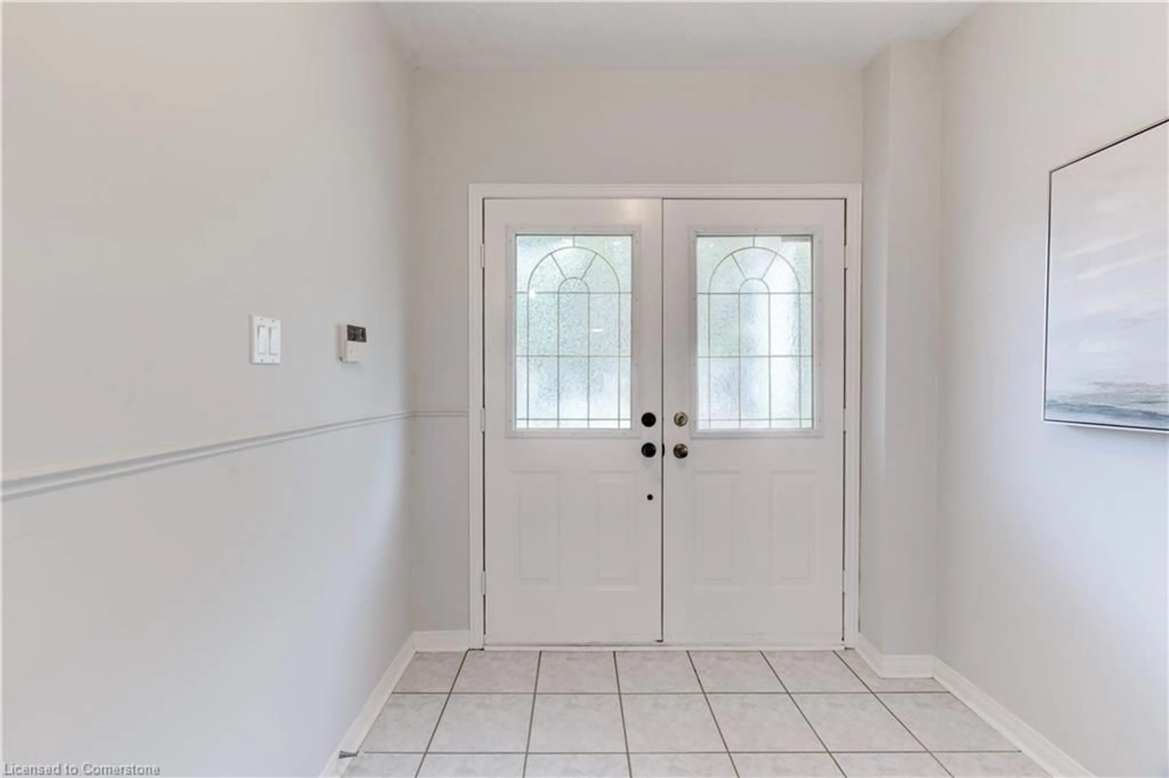 Indoor entryway for 5205 Thornburn Dr, Burlington Ontario L7L 6R4