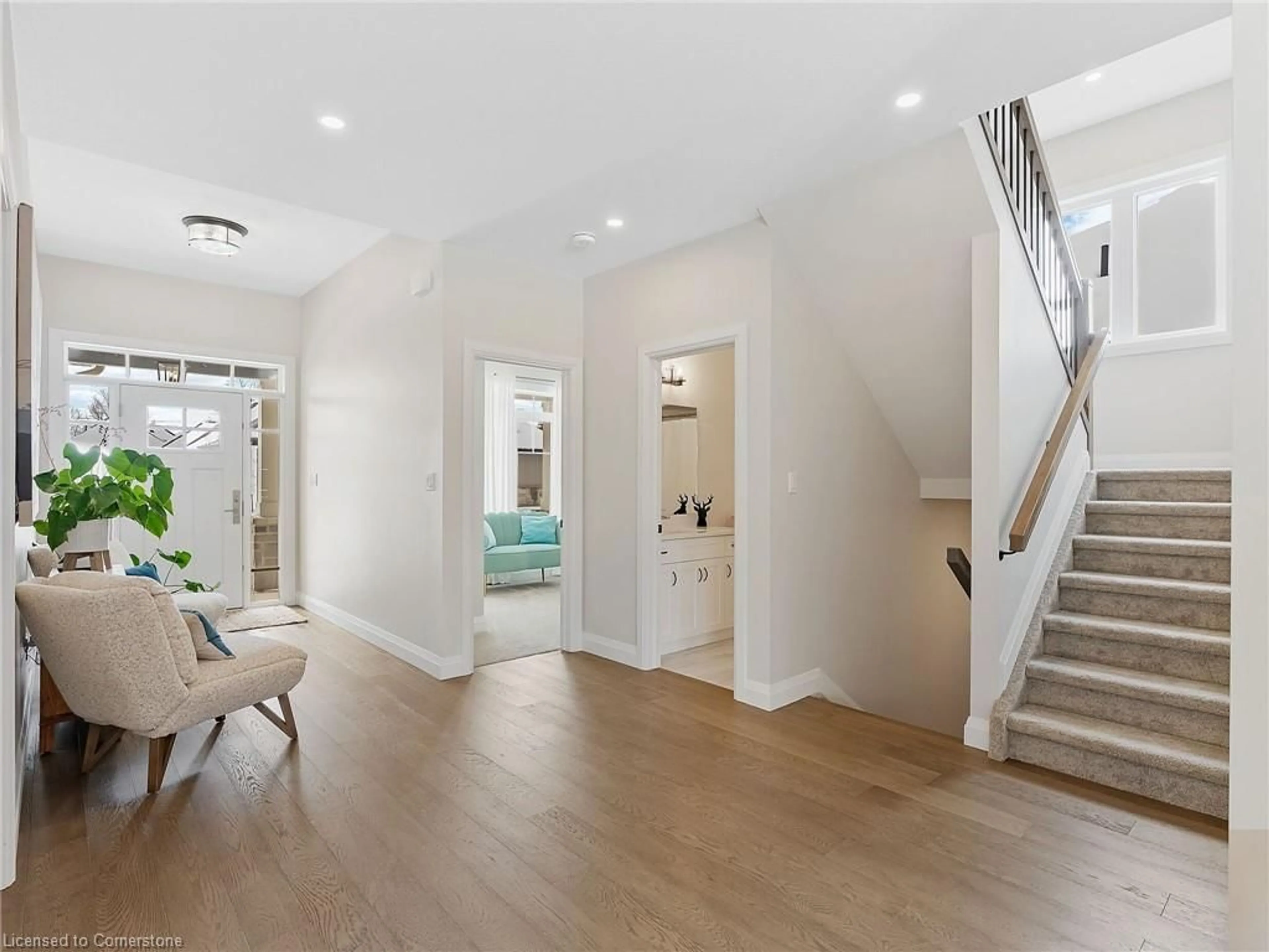 Indoor entryway for 68 Cedar Street #7, Paris Ontario N3L 0L4