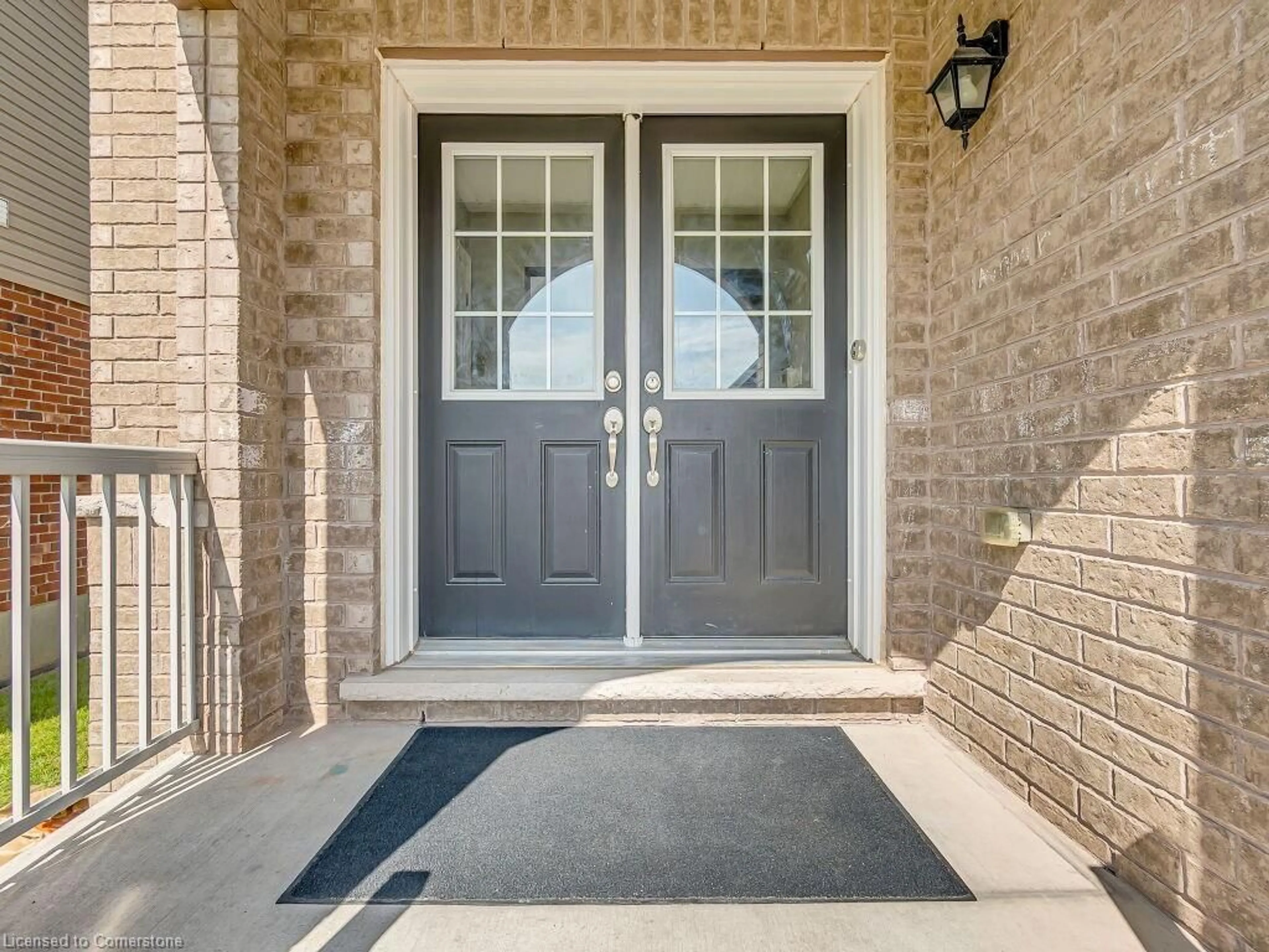Indoor entryway for 552 Linden Dr, Cambridge Ontario N3H 5L5