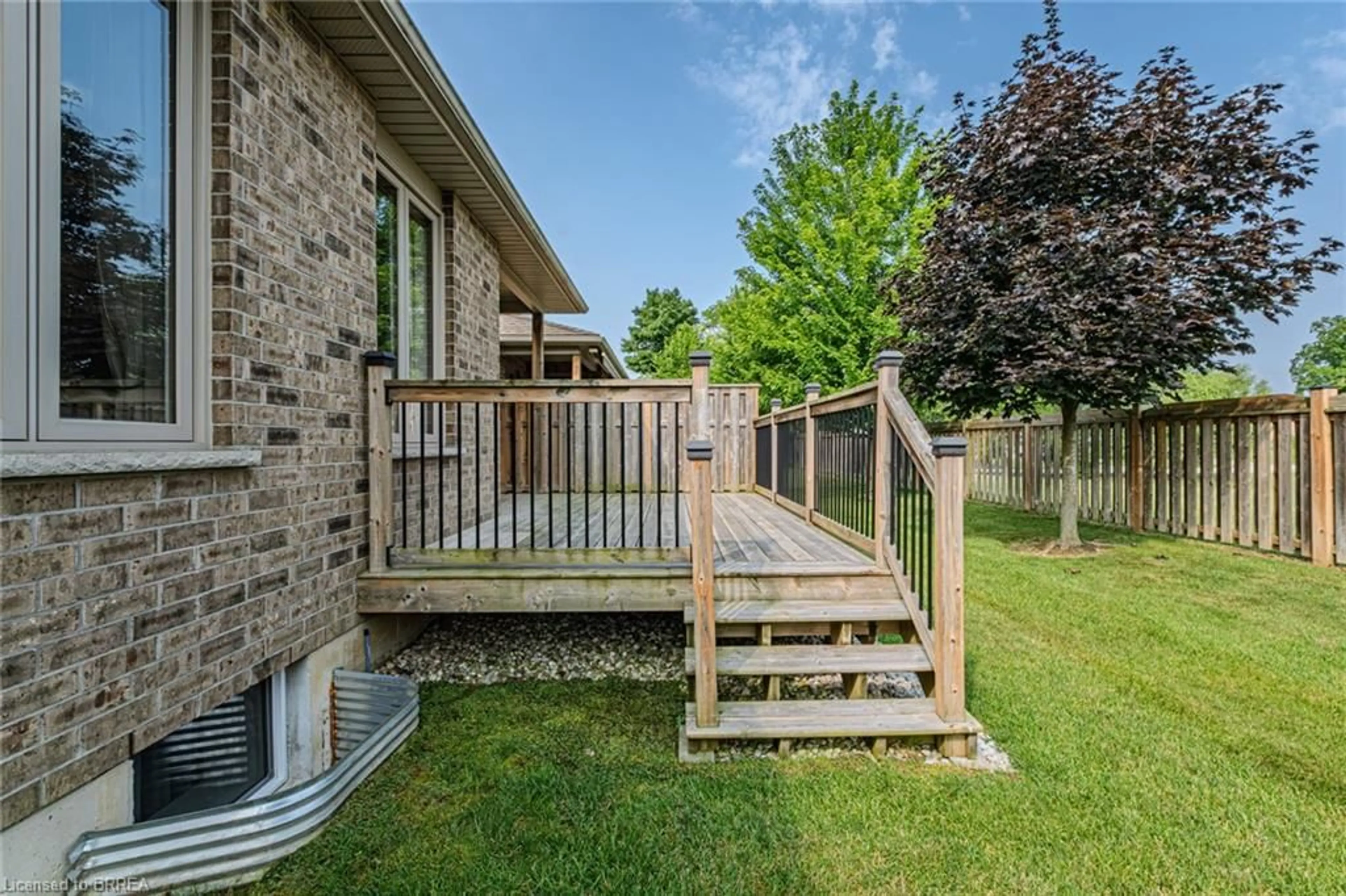 Patio, unknown for 30 Cedar St #23, Paris Ontario N3L 0C2