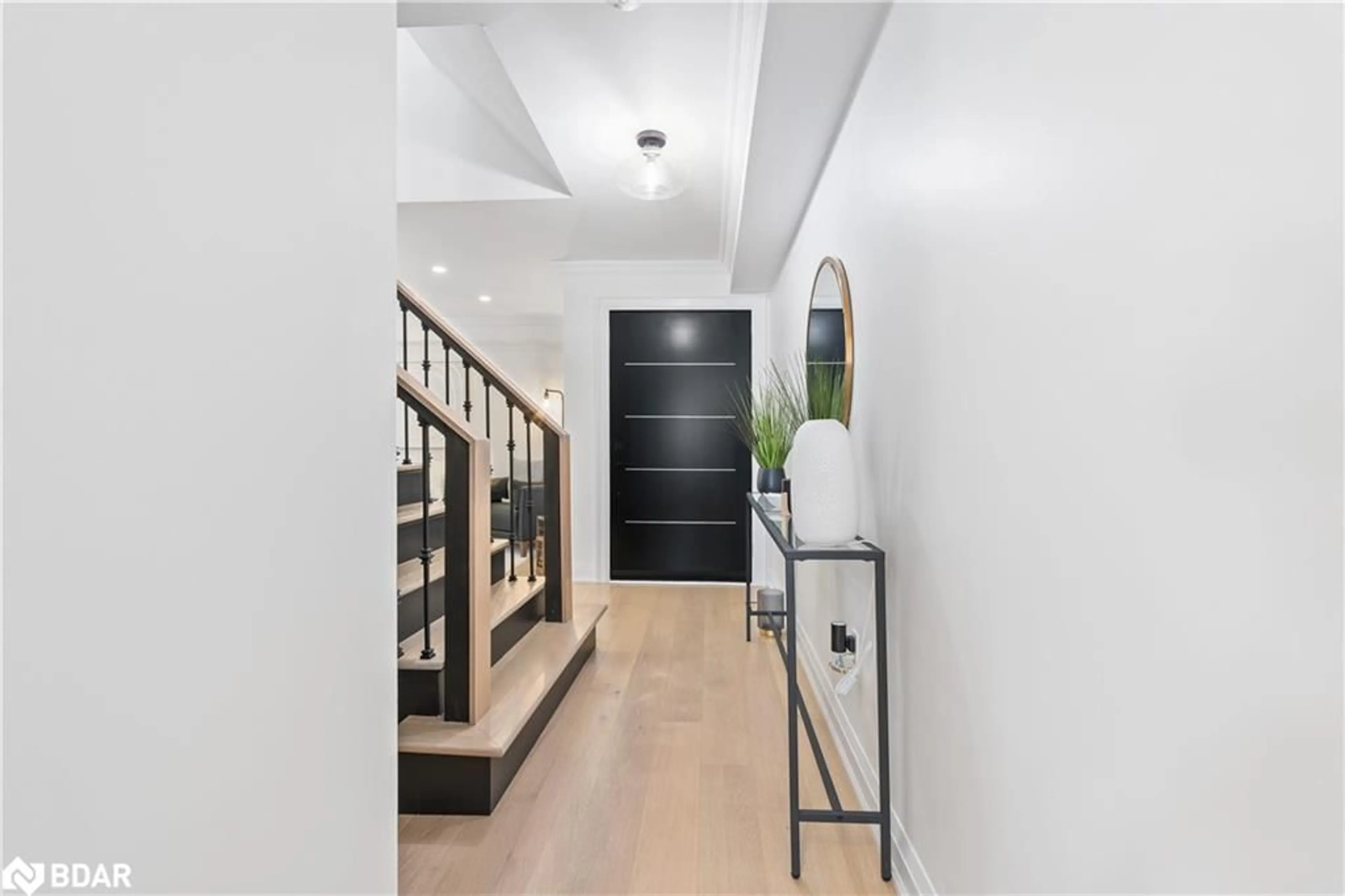 Indoor entryway for 66 Curry Cres, Georgetown Ontario L7G 5T1