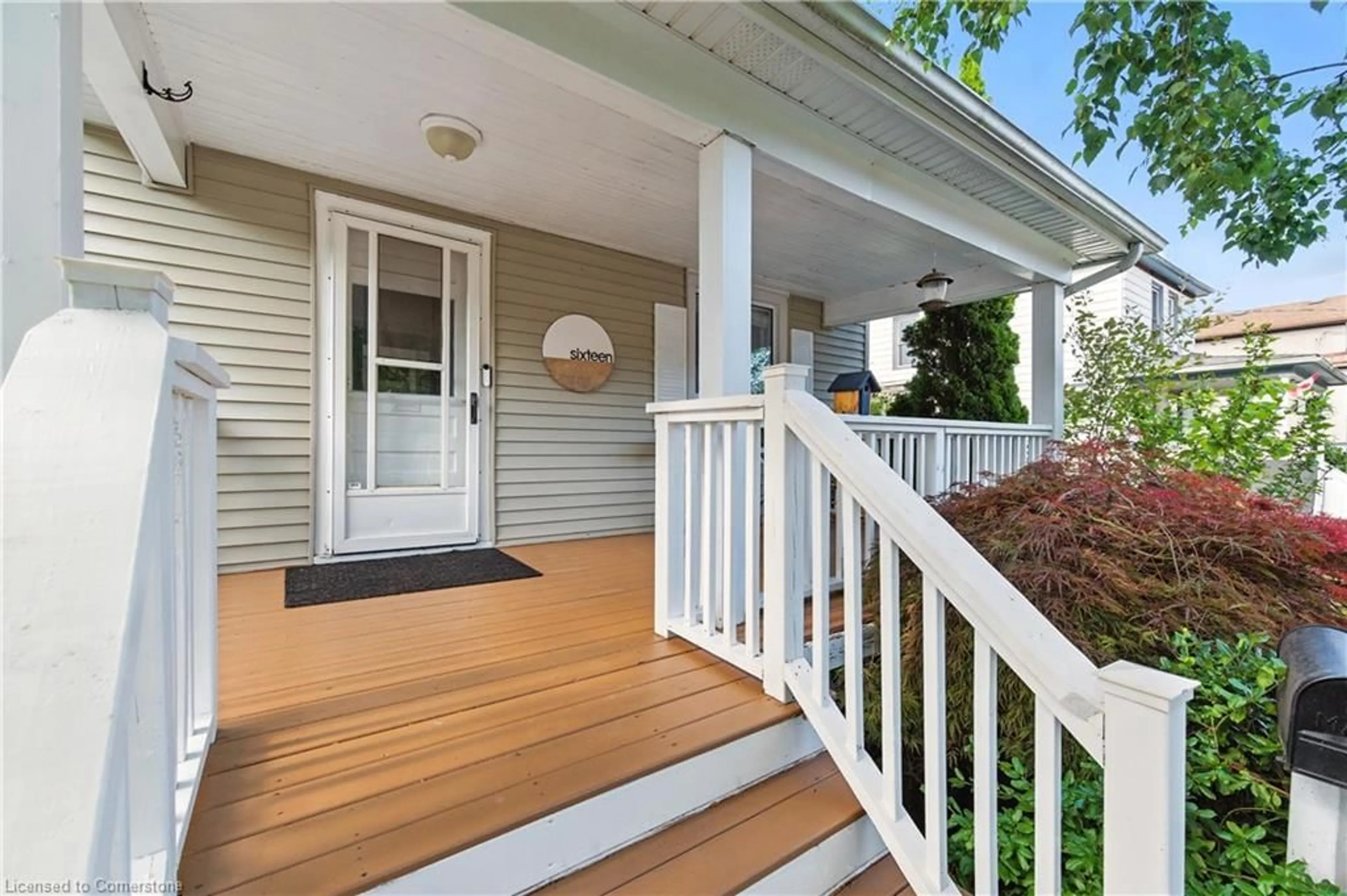 Home with vinyl exterior material, street for 16 Locust St, Welland Ontario L3C 4J2