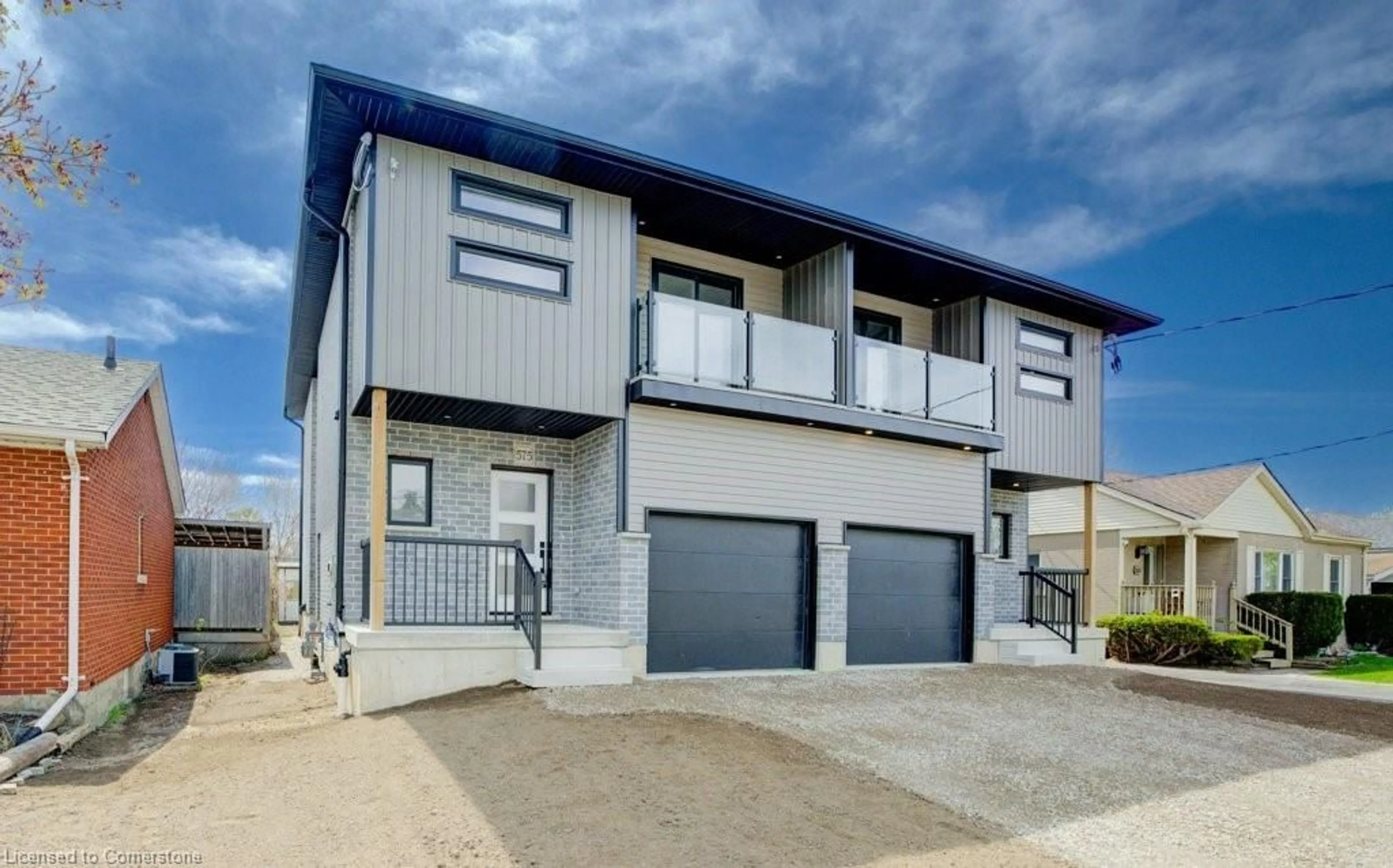 Home with vinyl exterior material, street for 575 Guelph St, Kitchener Ontario N2H 5Y2