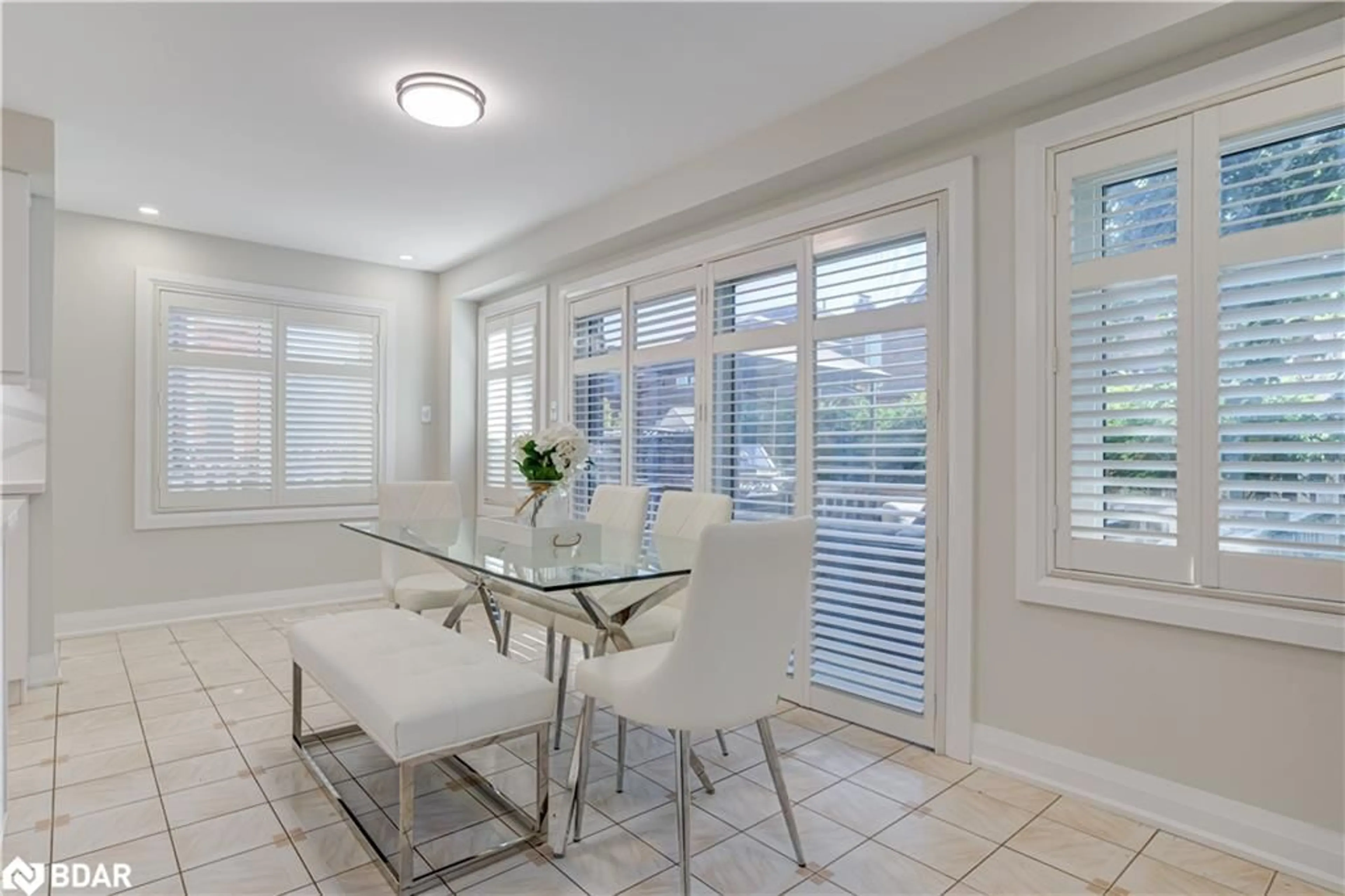 Dining room, ceramic/tile floor for 6 Lone Oak Ave, Brampton Ontario L6S 5V5