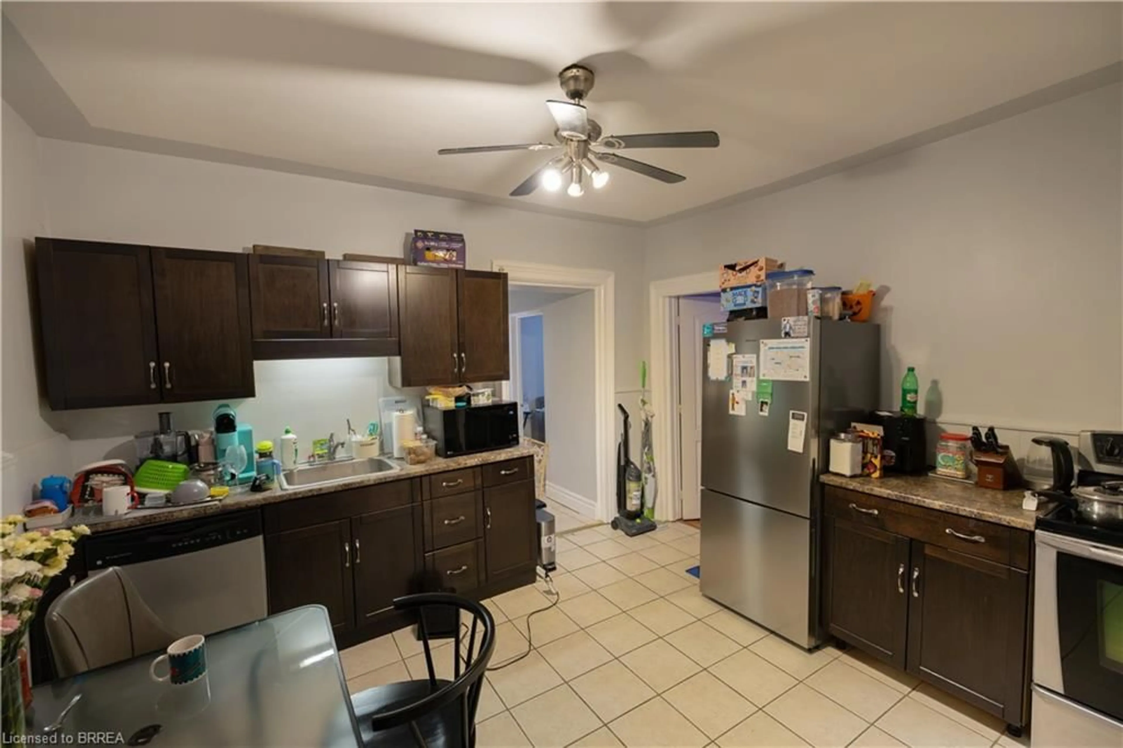 Standard kitchen, ceramic/tile floor for 66 Eagle Ave, Brantford Ontario N3S 1Y9