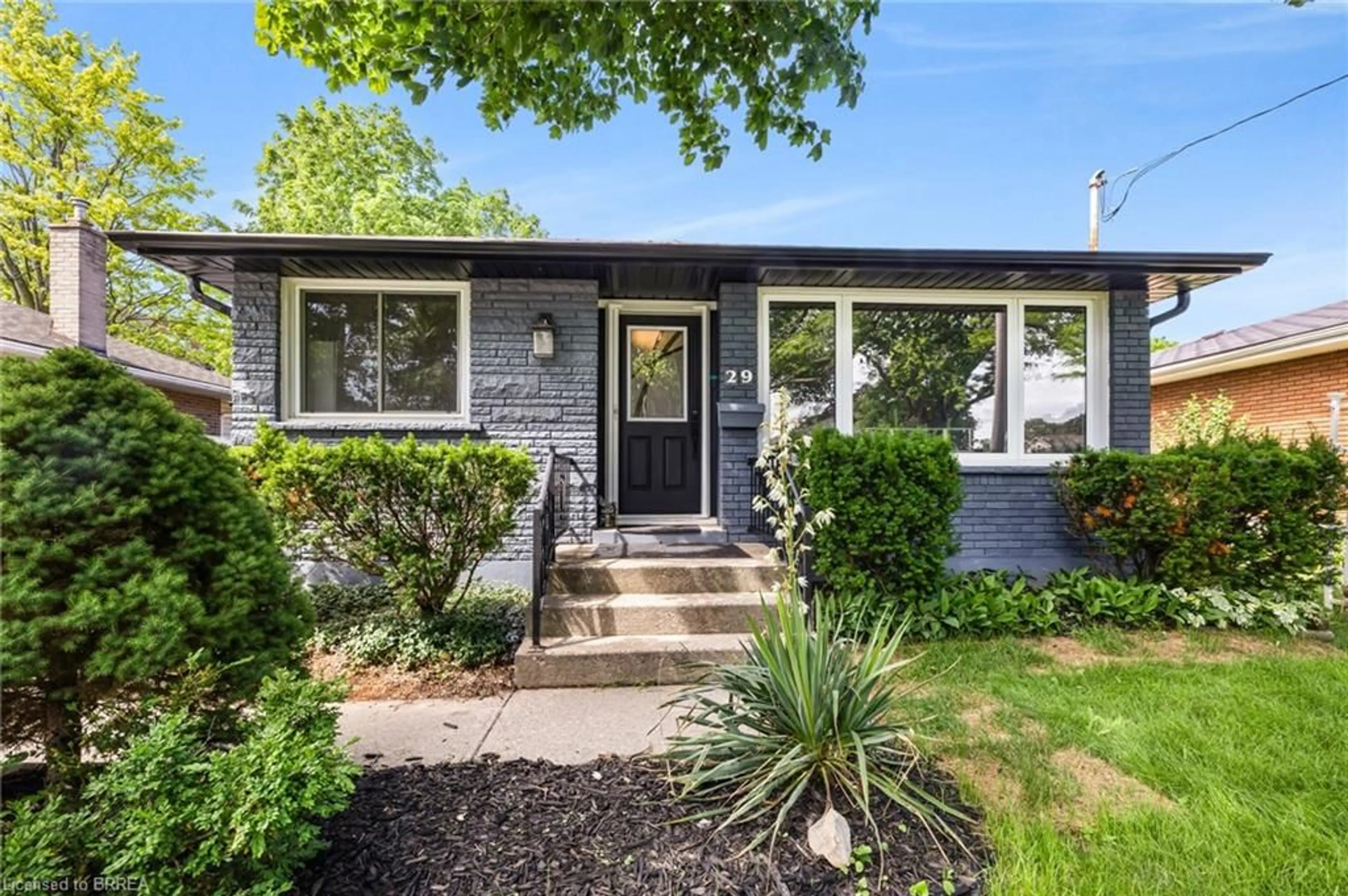 Home with vinyl exterior material, street for 29 Whitehead St, Brantford Ontario N3S 2N6