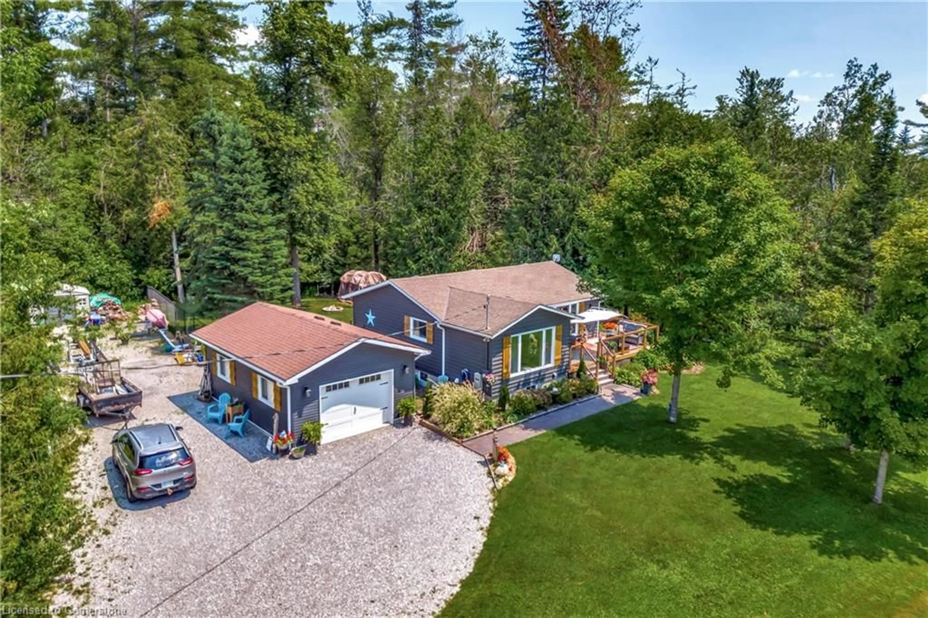 A pic from outside/outdoor area/front of a property/back of a property/a pic from drone, street for 33 Graham Dr, Kawartha Lakes Ontario K0M 1N0