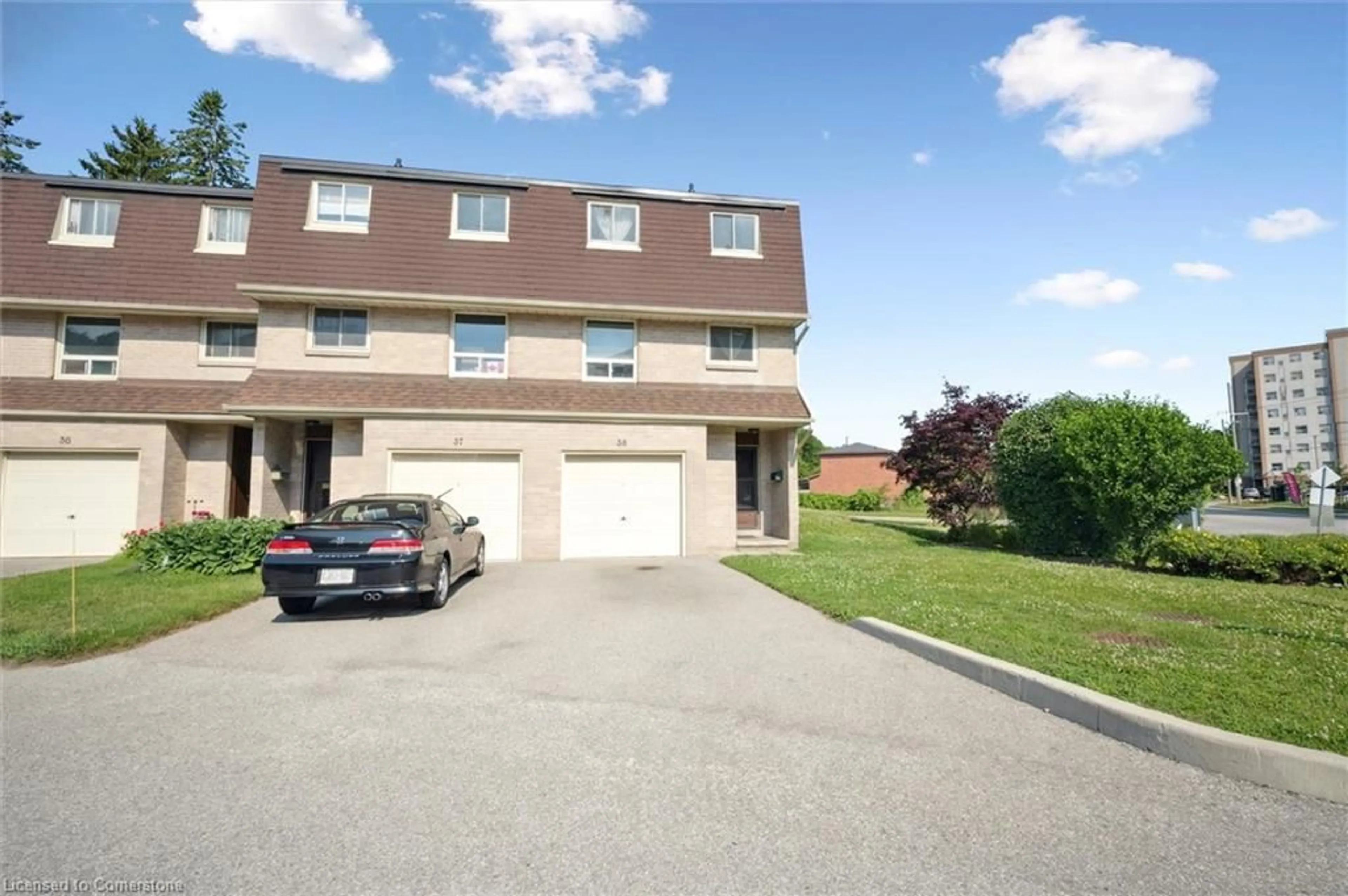 A pic from outside/outdoor area/front of a property/back of a property/a pic from drone, street for 634 Strasburg Rd #38, Kitchener Ontario N2E 2G8