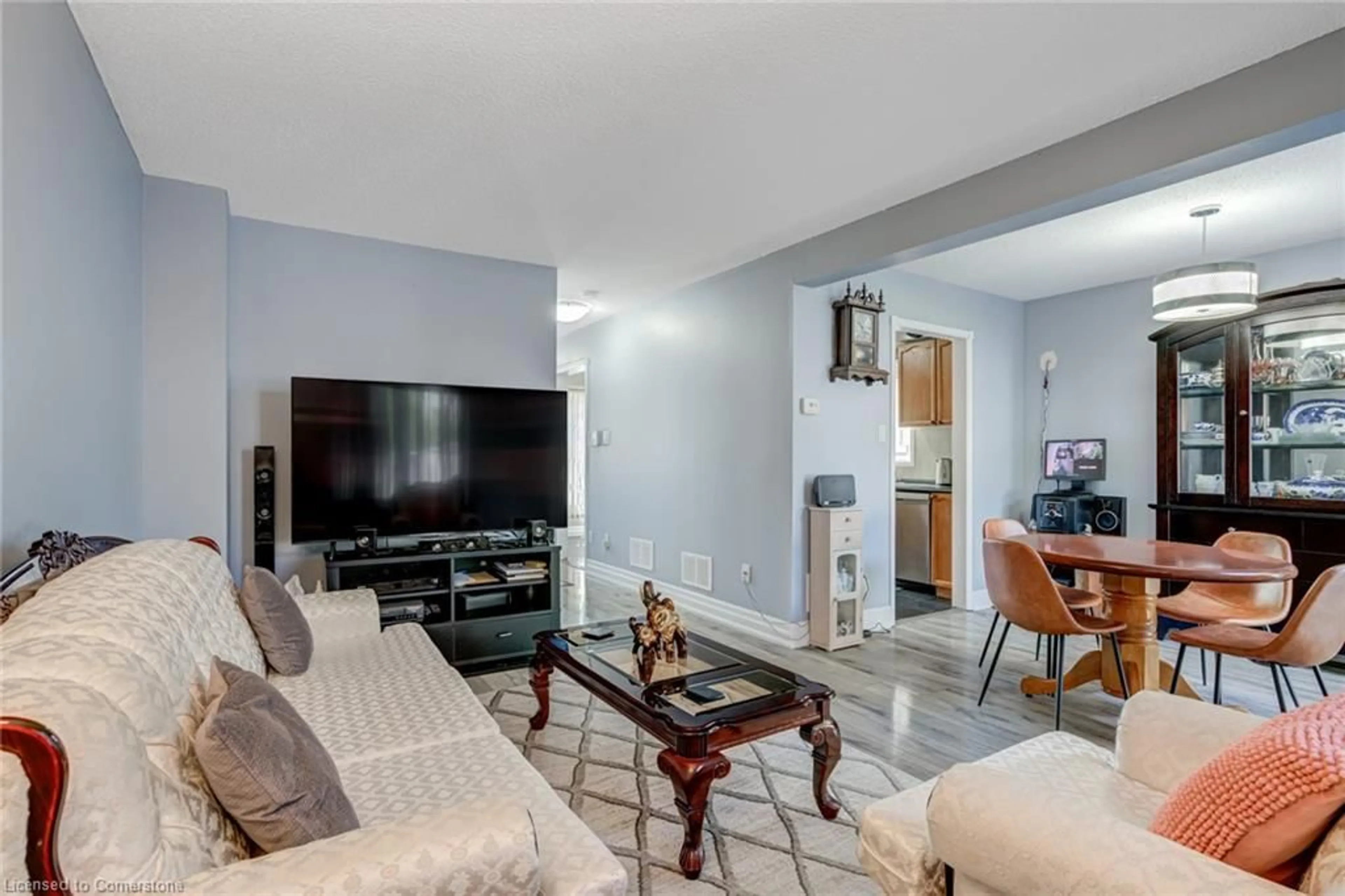 Living room with furniture, unknown for 555 Burnett Ave, Cambridge Ontario N1T 1M6