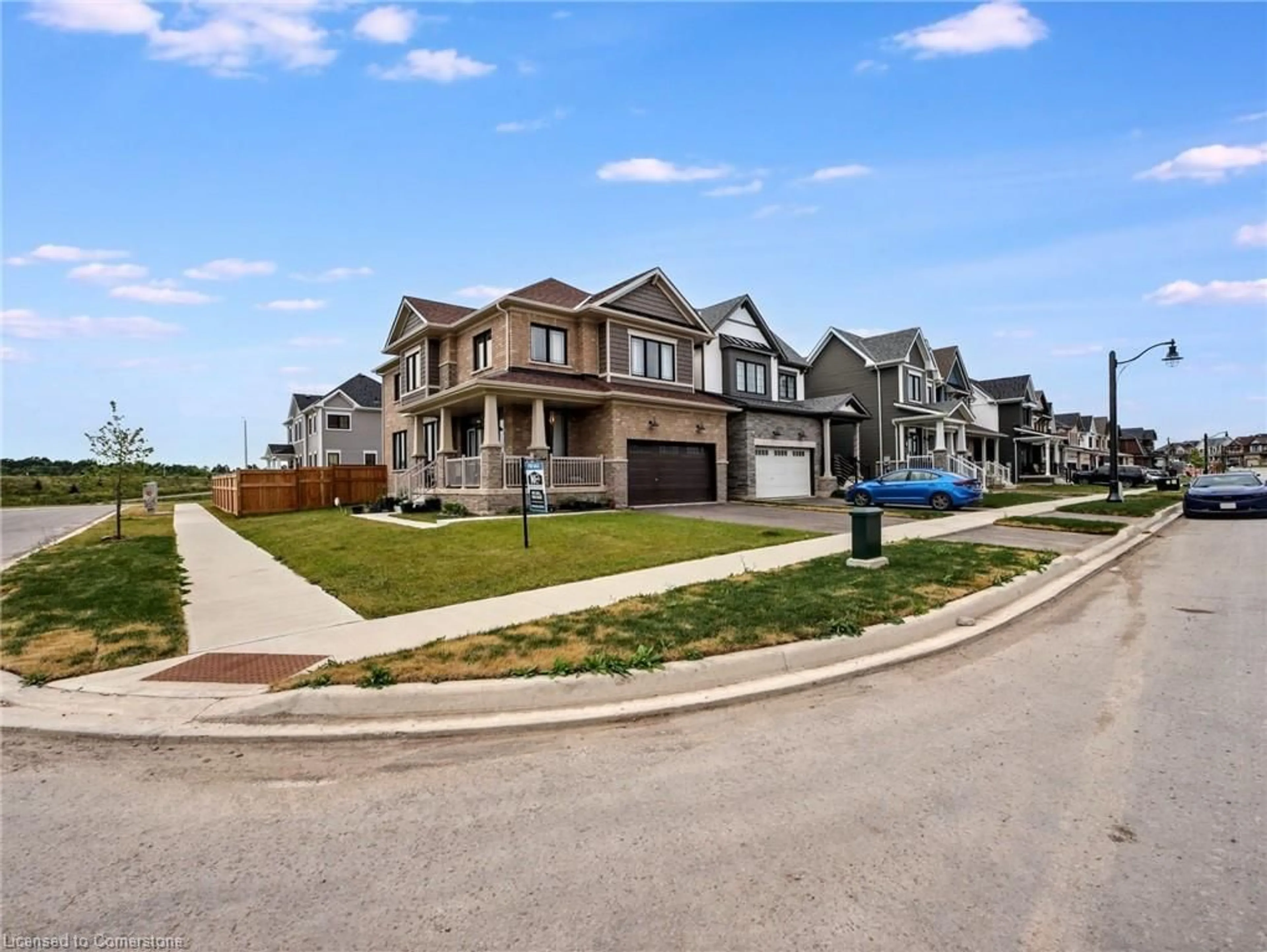 A pic from outside/outdoor area/front of a property/back of a property/a pic from drone, street for 237 Eastbridge Avenue Ave, Welland Ontario L3B 0M7