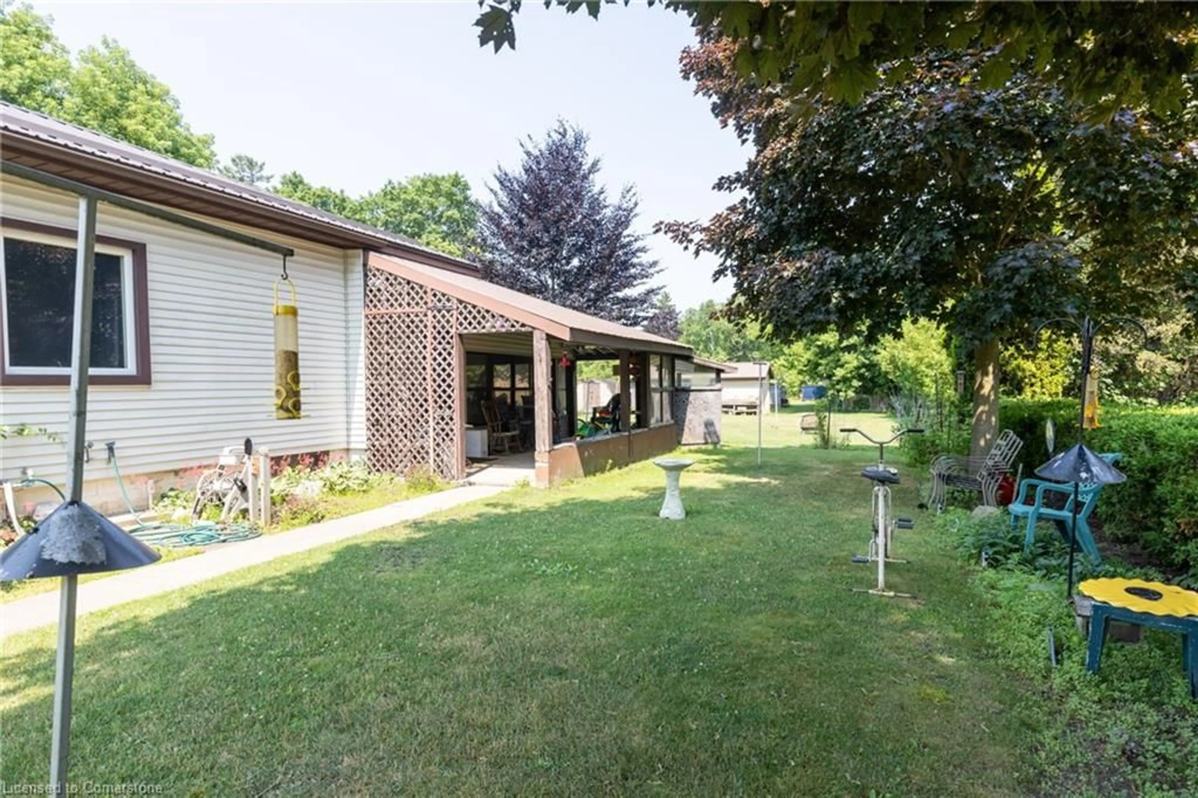 Patio, building for 167 Teeter St, Teeterville Ontario N0E 1S0