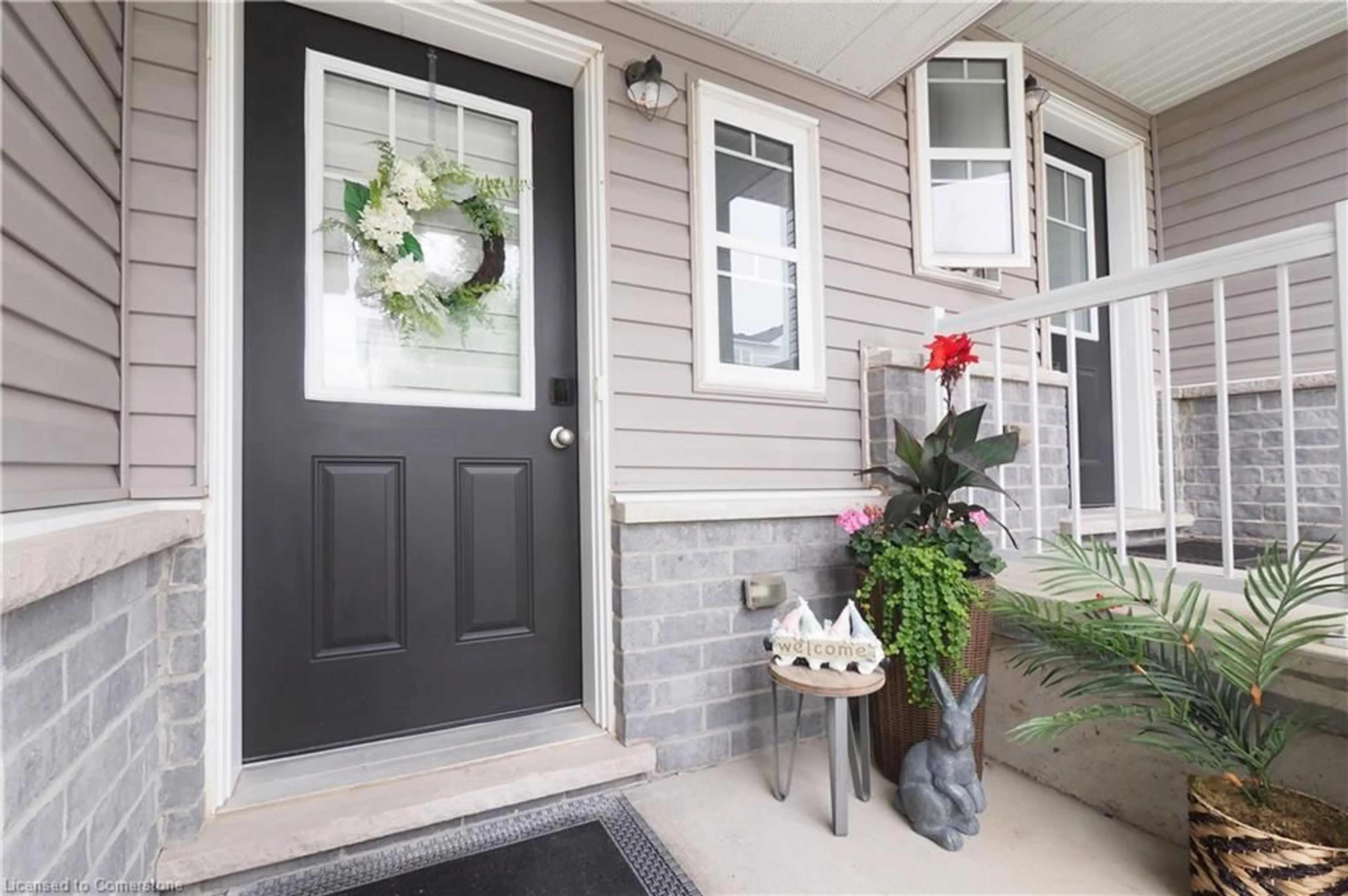 Indoor entryway for 1989 Ottawa St #11, Kitchener Ontario N2E 0G7