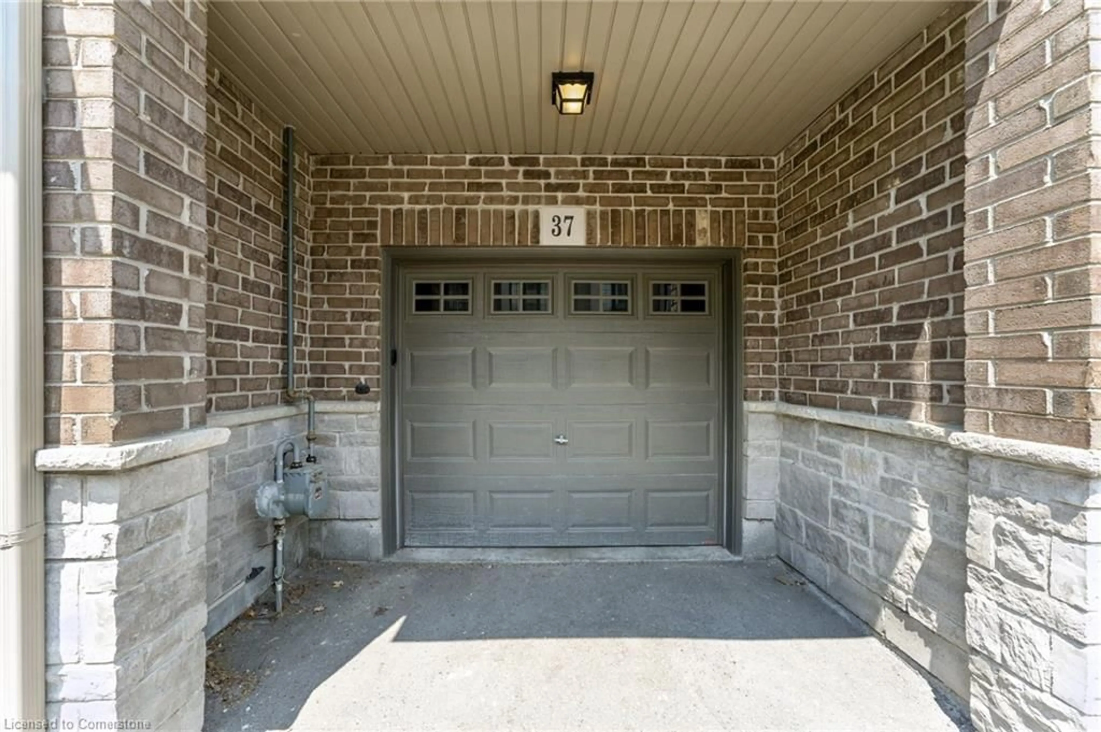 Indoor entryway for 377 Glancaster Rd #37, Ancaster Ontario L9G 0G4