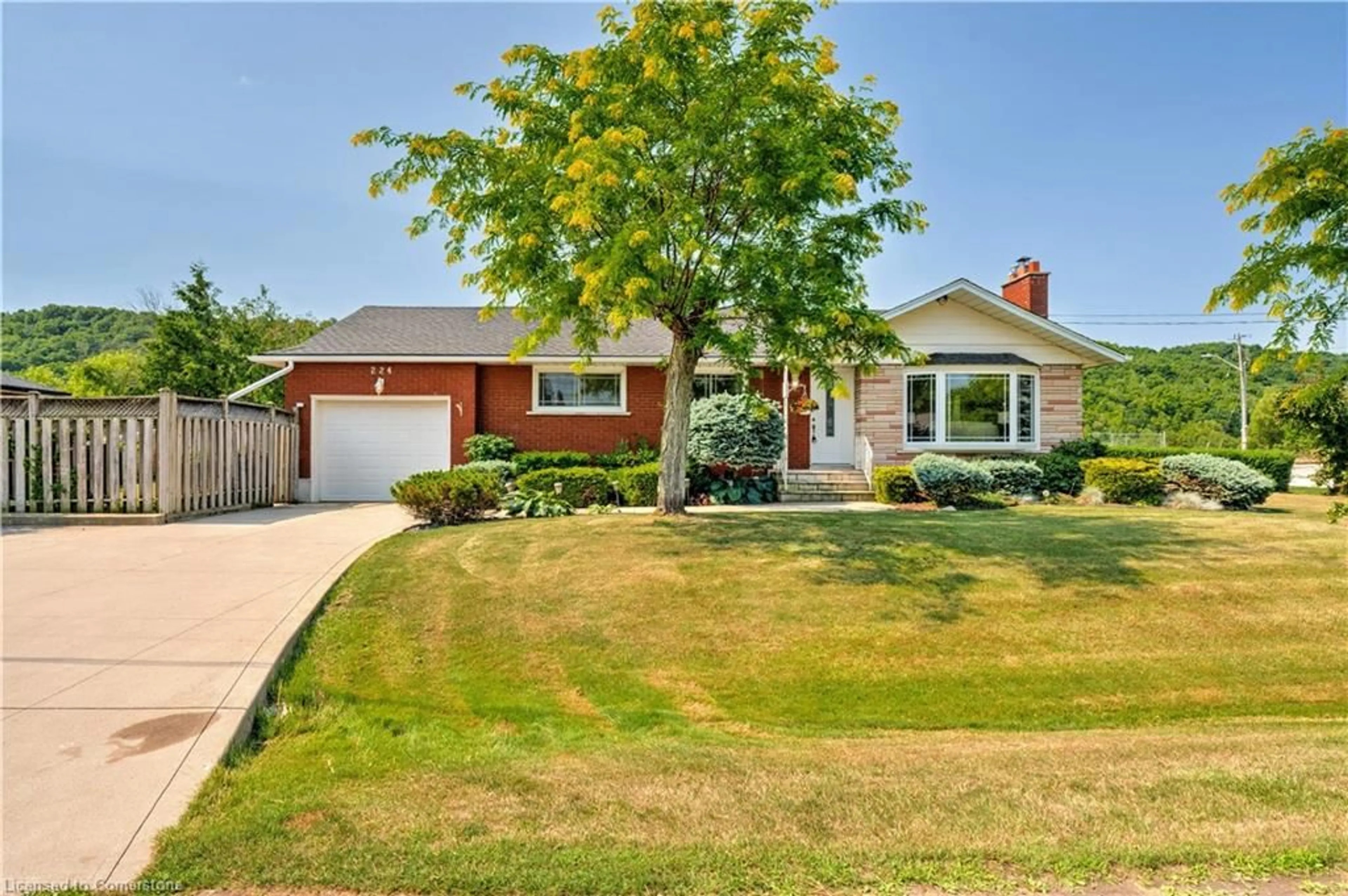 Home with brick exterior material, street for 224 Glenholme Ave, Stoney Creek Ontario L8E 5K1