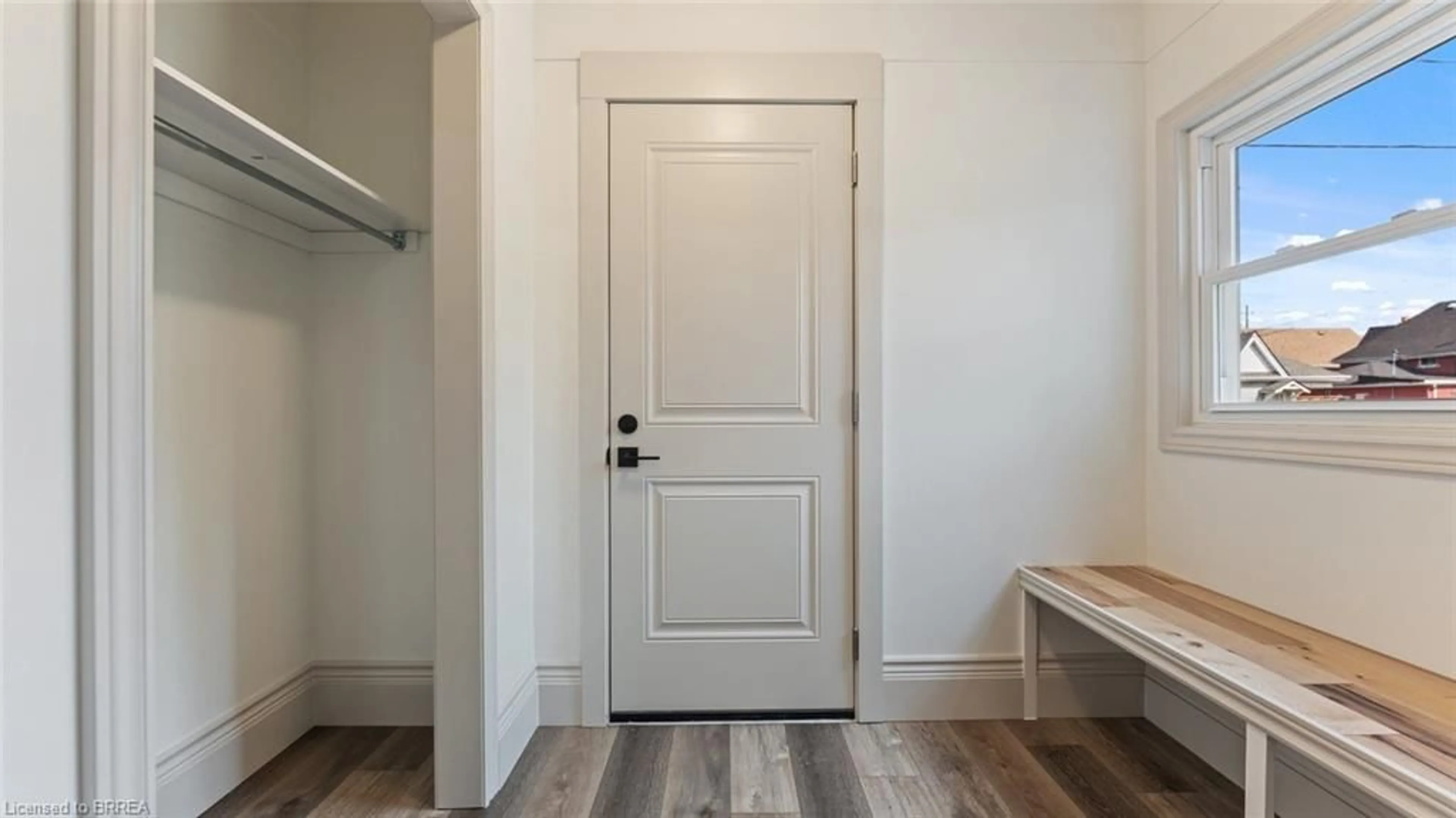 Indoor entryway for 14 Mintern Ave, Brantford Ontario N3S 1K6
