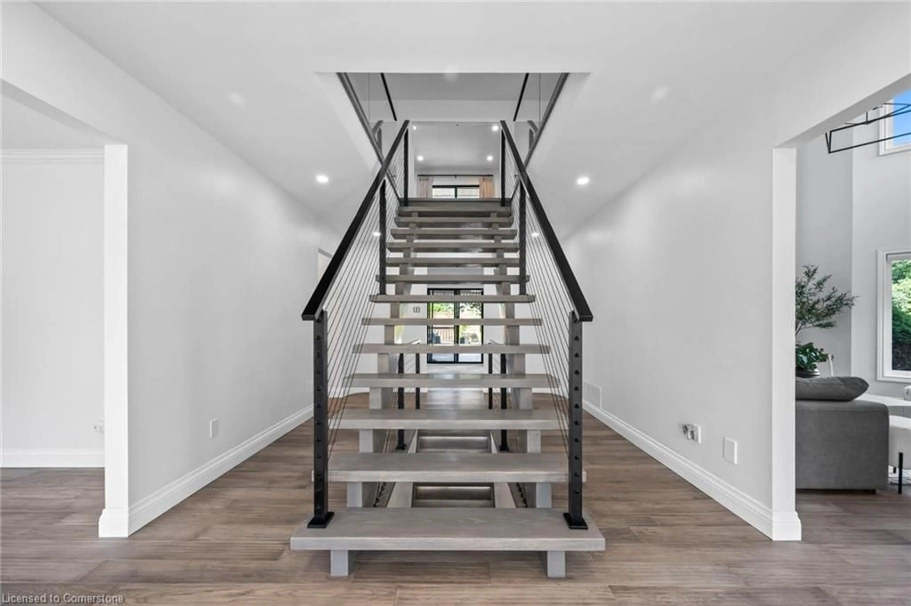 Stairs for 3825 Trelawny Cir, Mississauga Ontario L5N 5J6