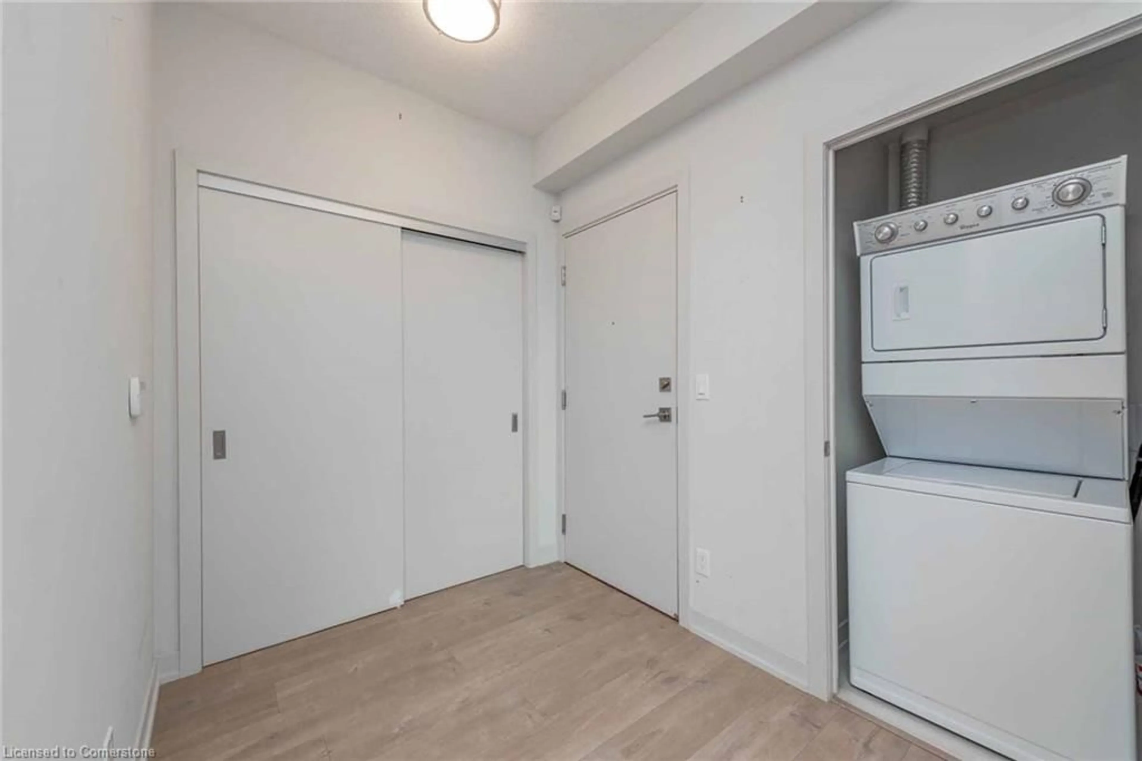 Unknown for 2081 Fairview St #1901, Burlington Ontario L7S 2K4