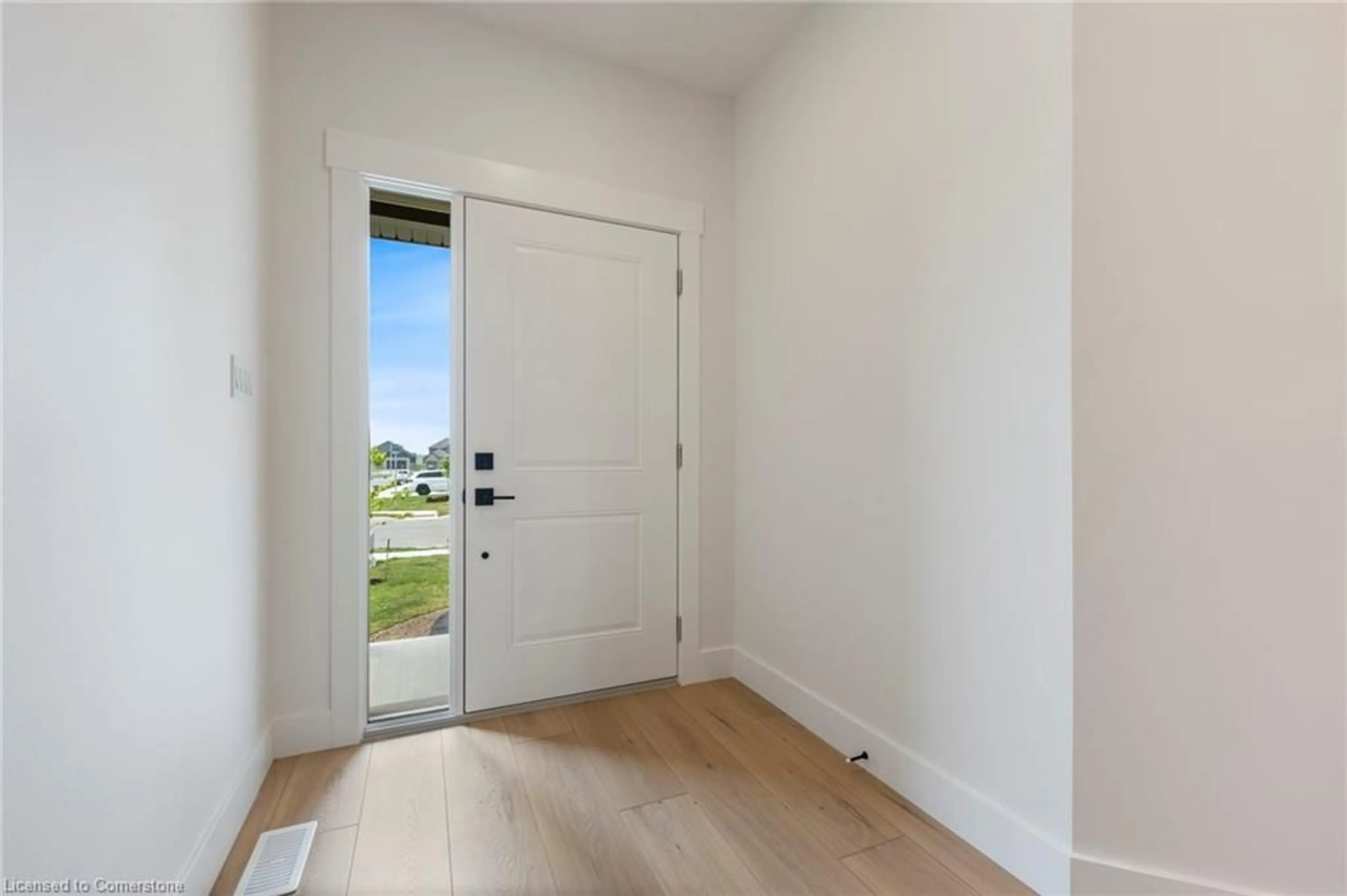 Indoor entryway for 115 Amber St, Waterford Ontario N0E 1Y0