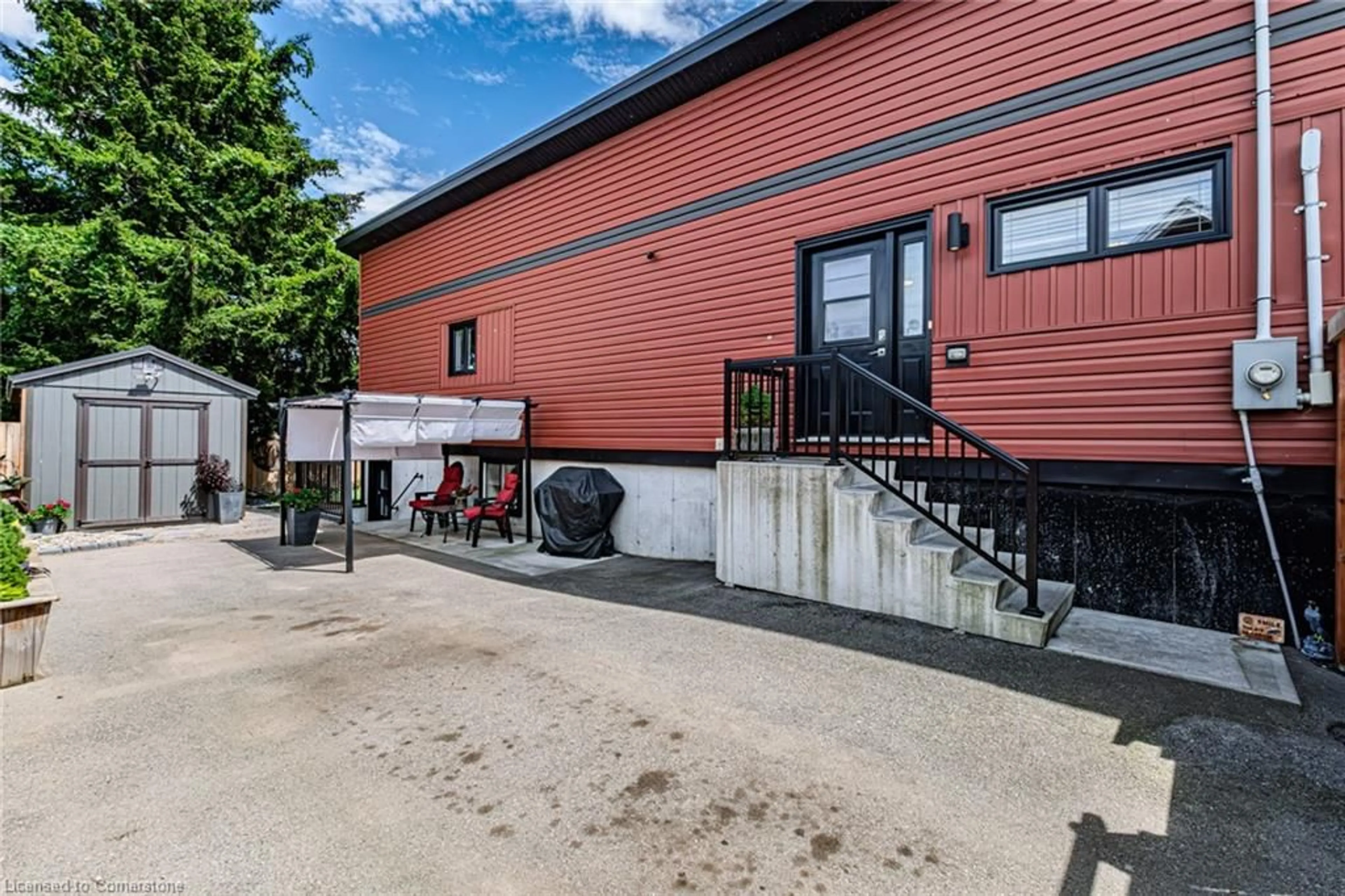 Patio, building for 2017 Erie Street, Port Dover Ontario N0A 1N7