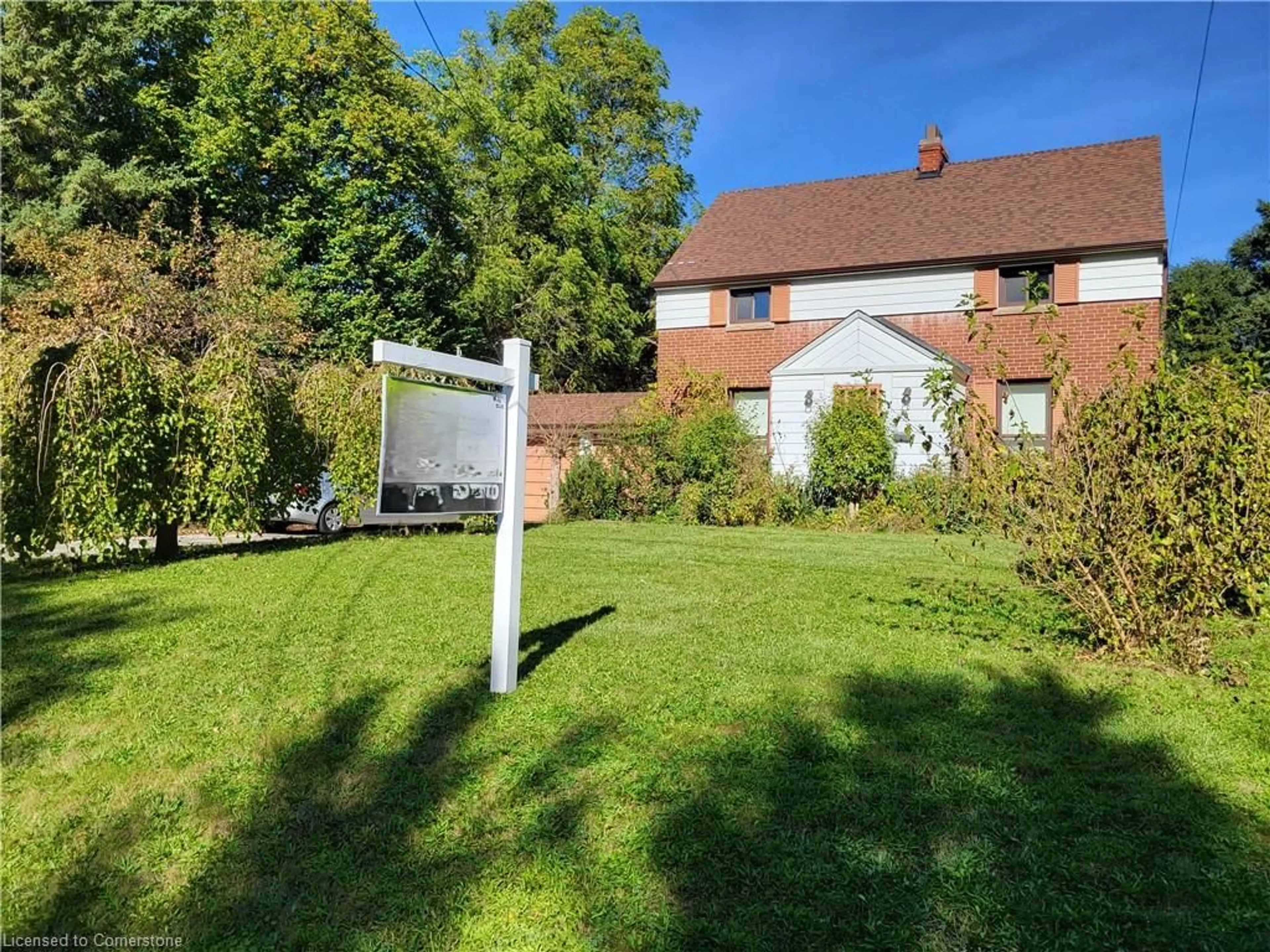 A pic from outside/outdoor area/front of a property/back of a property/a pic from drone, street for 72 Arnold Ave, Thornhill Ontario L4J 1B3