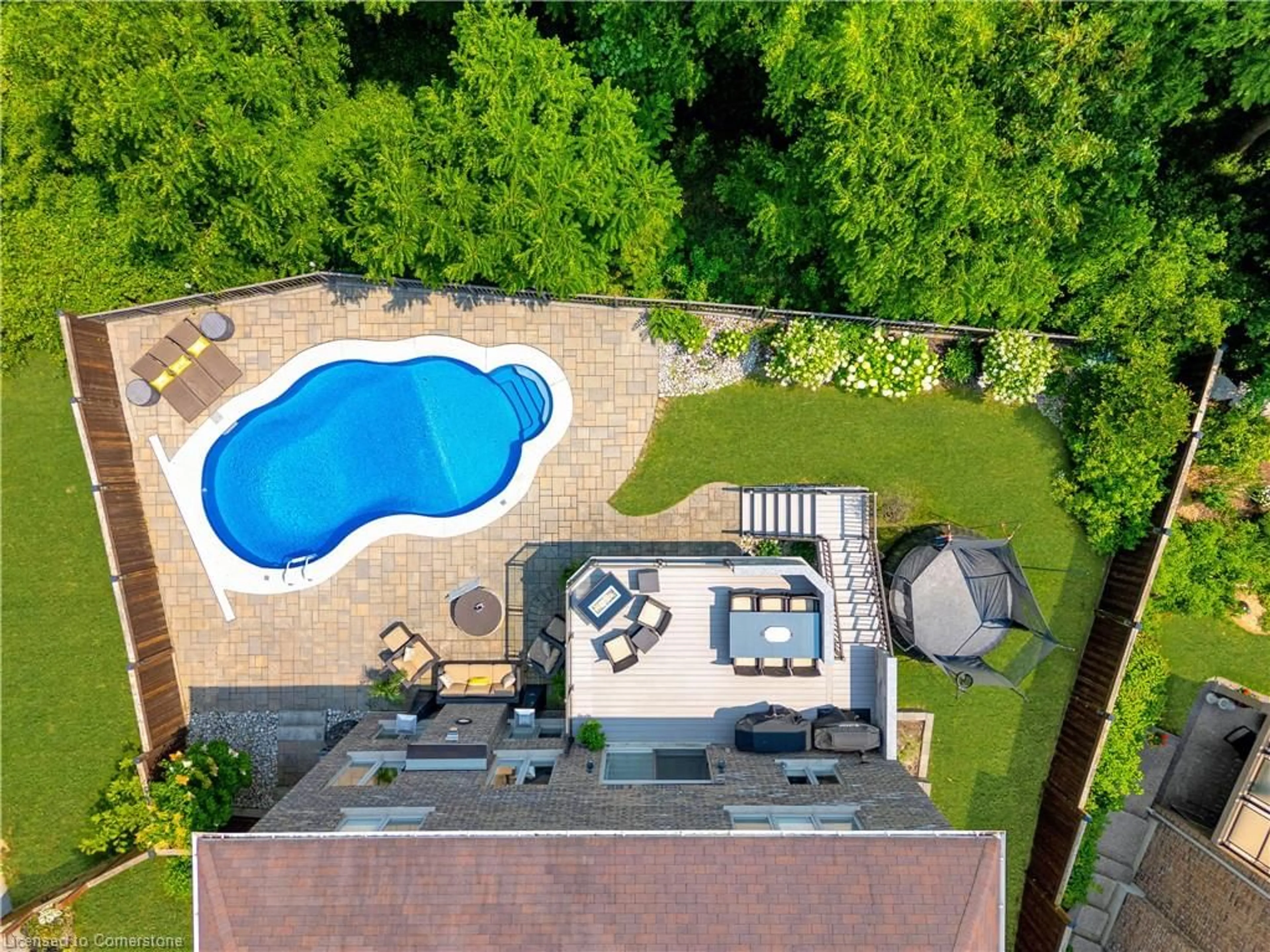 A pic from outside/outdoor area/front of a property/back of a property/a pic from drone, water/lake/river/ocean view for 228 Evens Pond Cres, Kitchener Ontario N2R 0B7