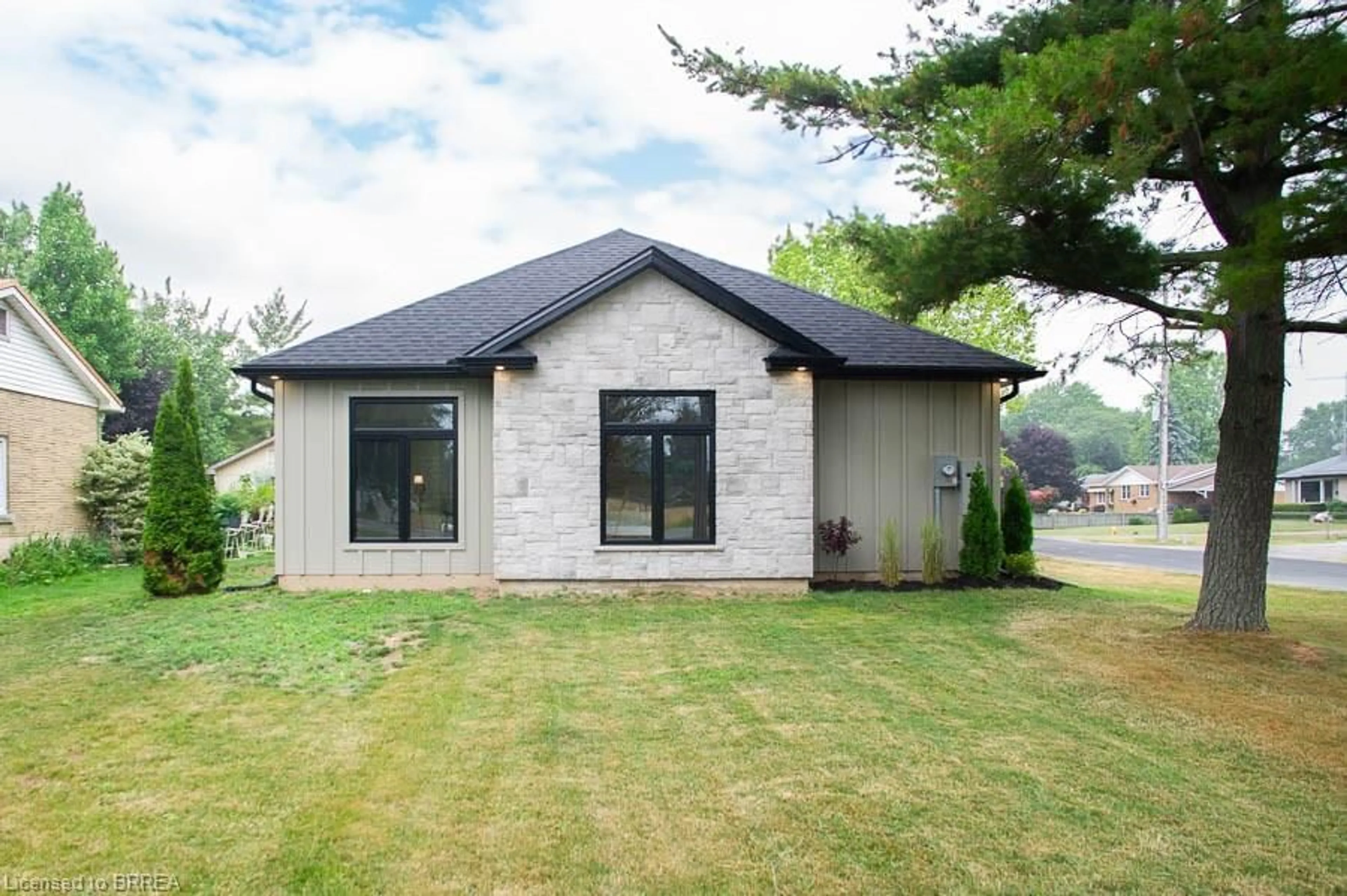 Home with brick exterior material, building for 68 Hamilton Plank Rd, Port Dover Ontario N0A 1N7