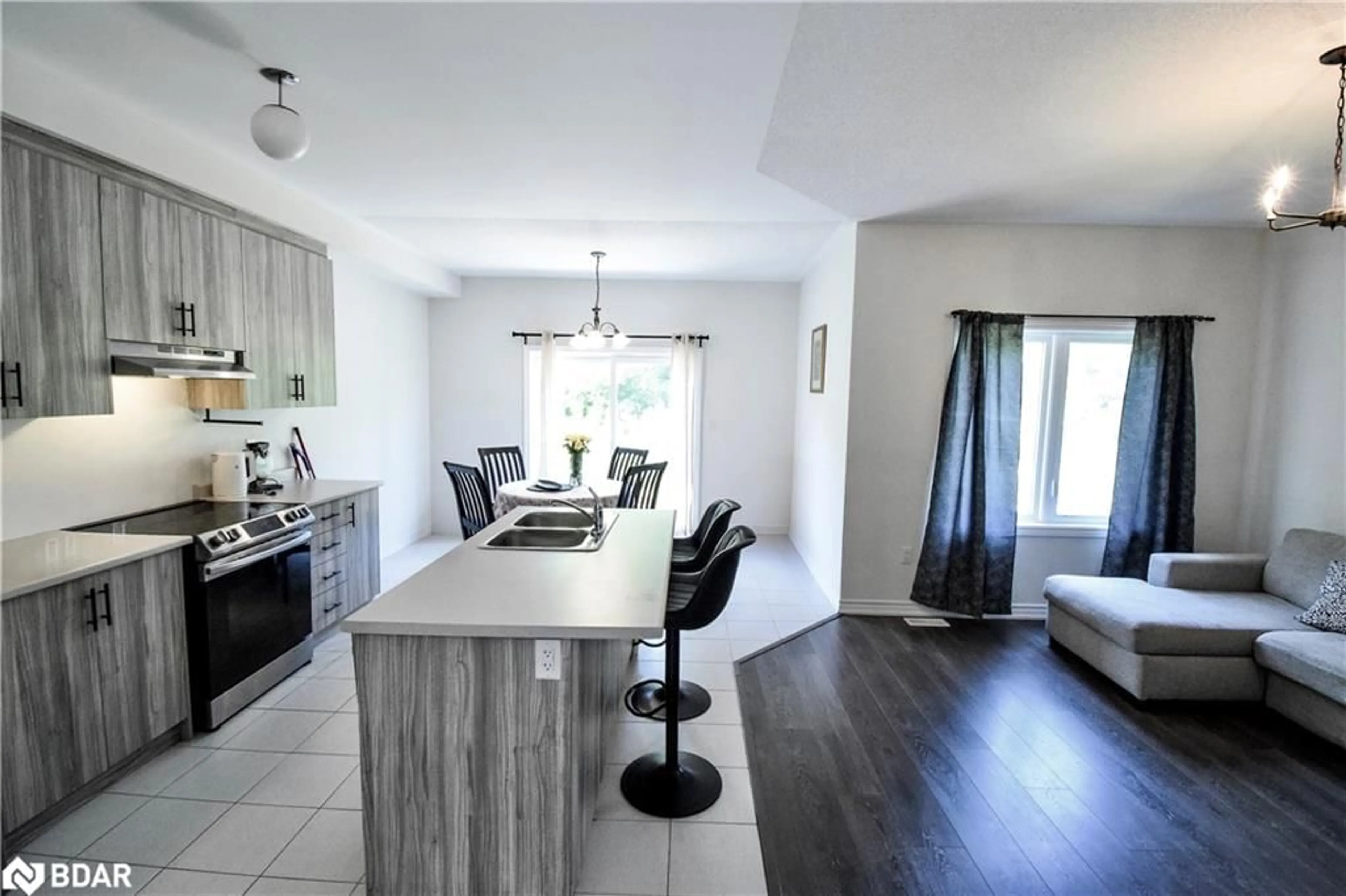 Open concept kitchen, unknown for 77 Tumblewood Pl, Welland Ontario L3B 0J3