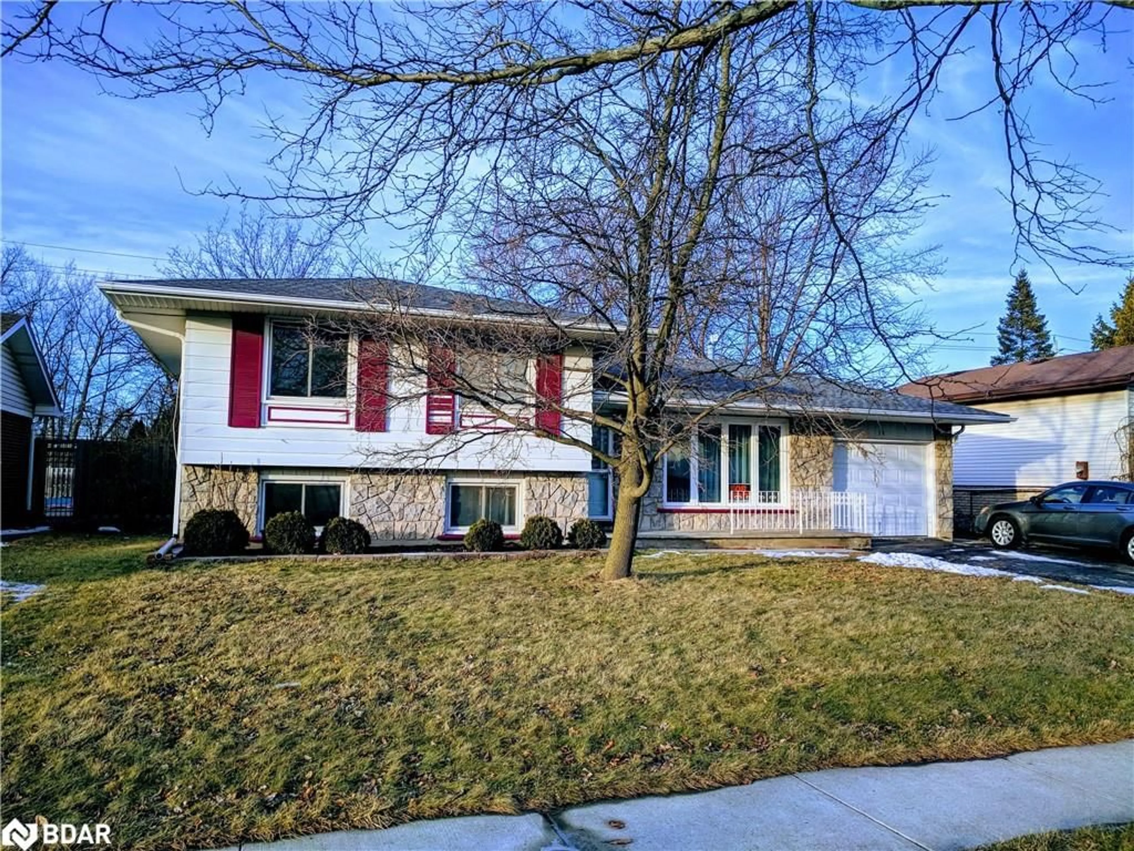 Home with vinyl exterior material, street for 34 Preston Pl, Welland Ontario L3C 3K3
