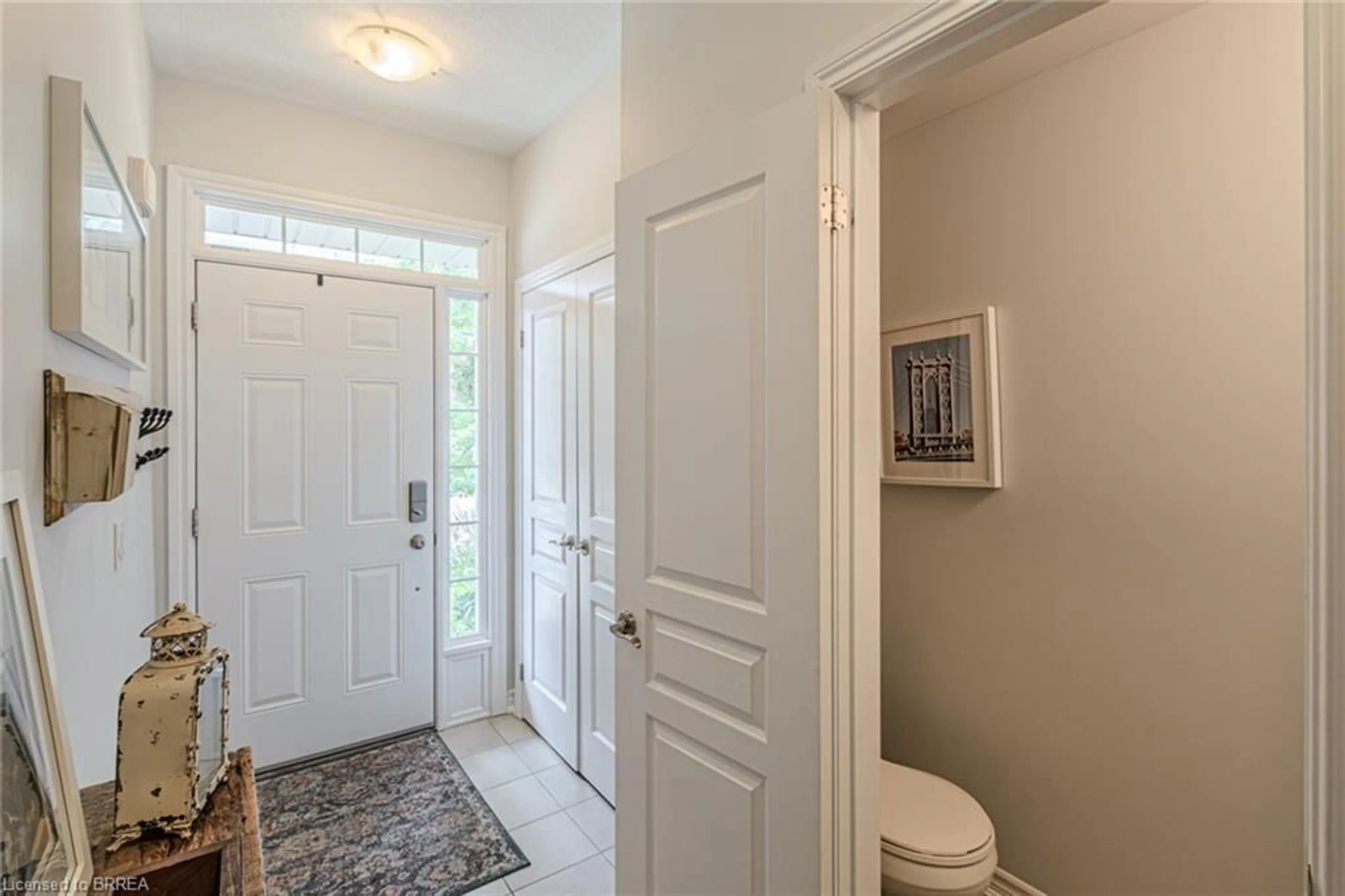 Indoor entryway for 80 Willow St #53, Paris Ontario N3L 2K6
