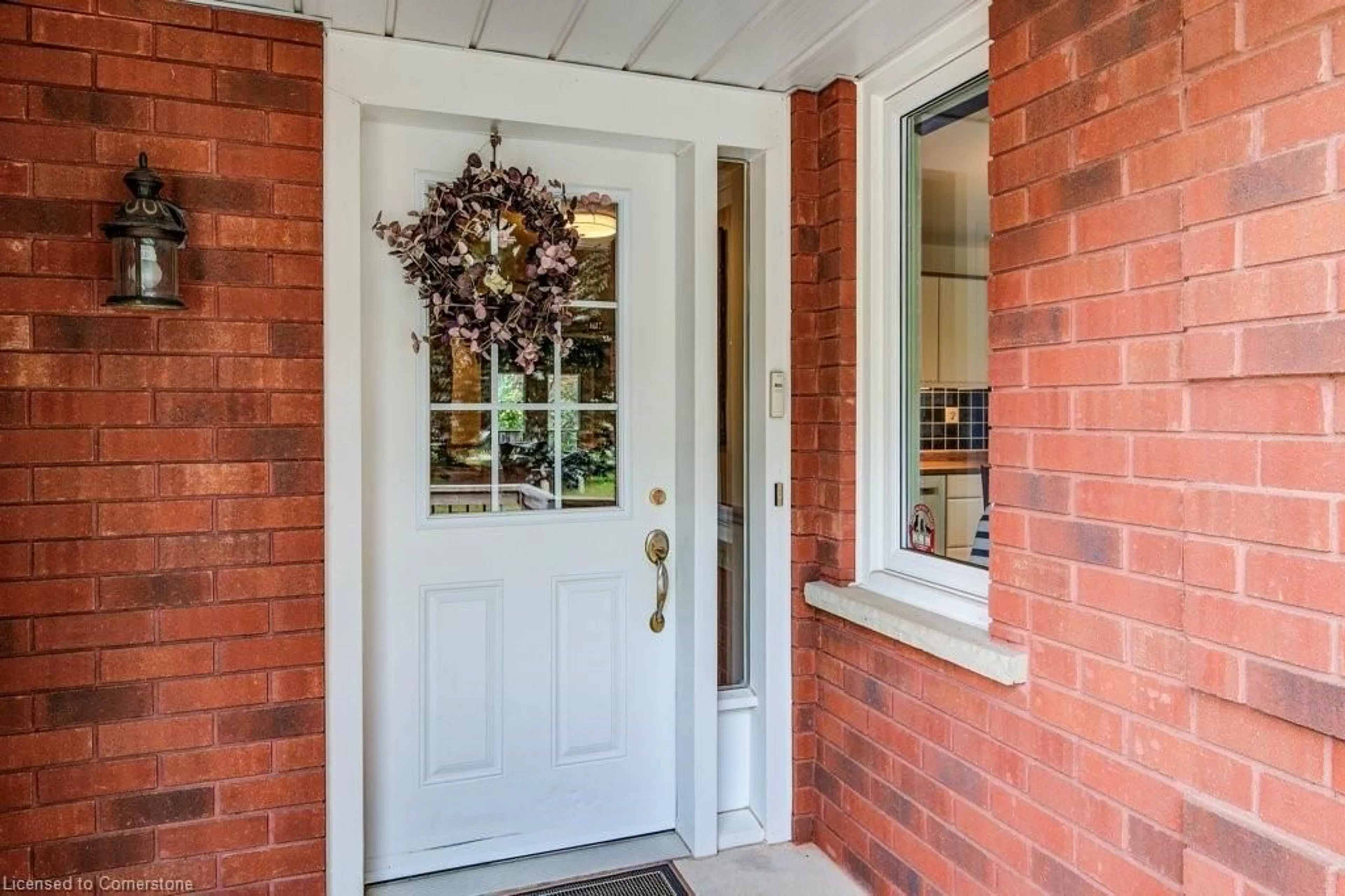 Indoor entryway for 155 Mayberry Crt, Waterloo Ontario N2K 3K1