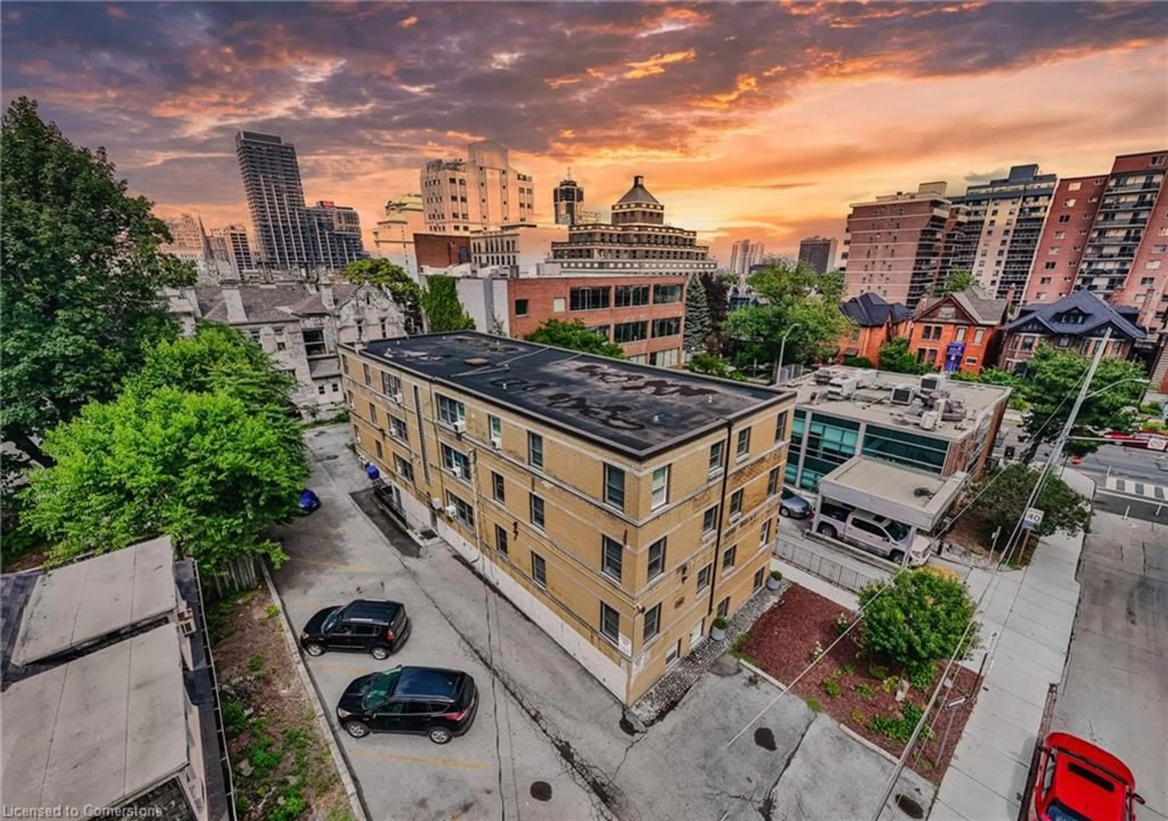 A pic from outside/outdoor area/front of a property/back of a property/a pic from drone, city buildings view from balcony for 4 Robinson St #7, Hamilton Ontario L8P 1Y5