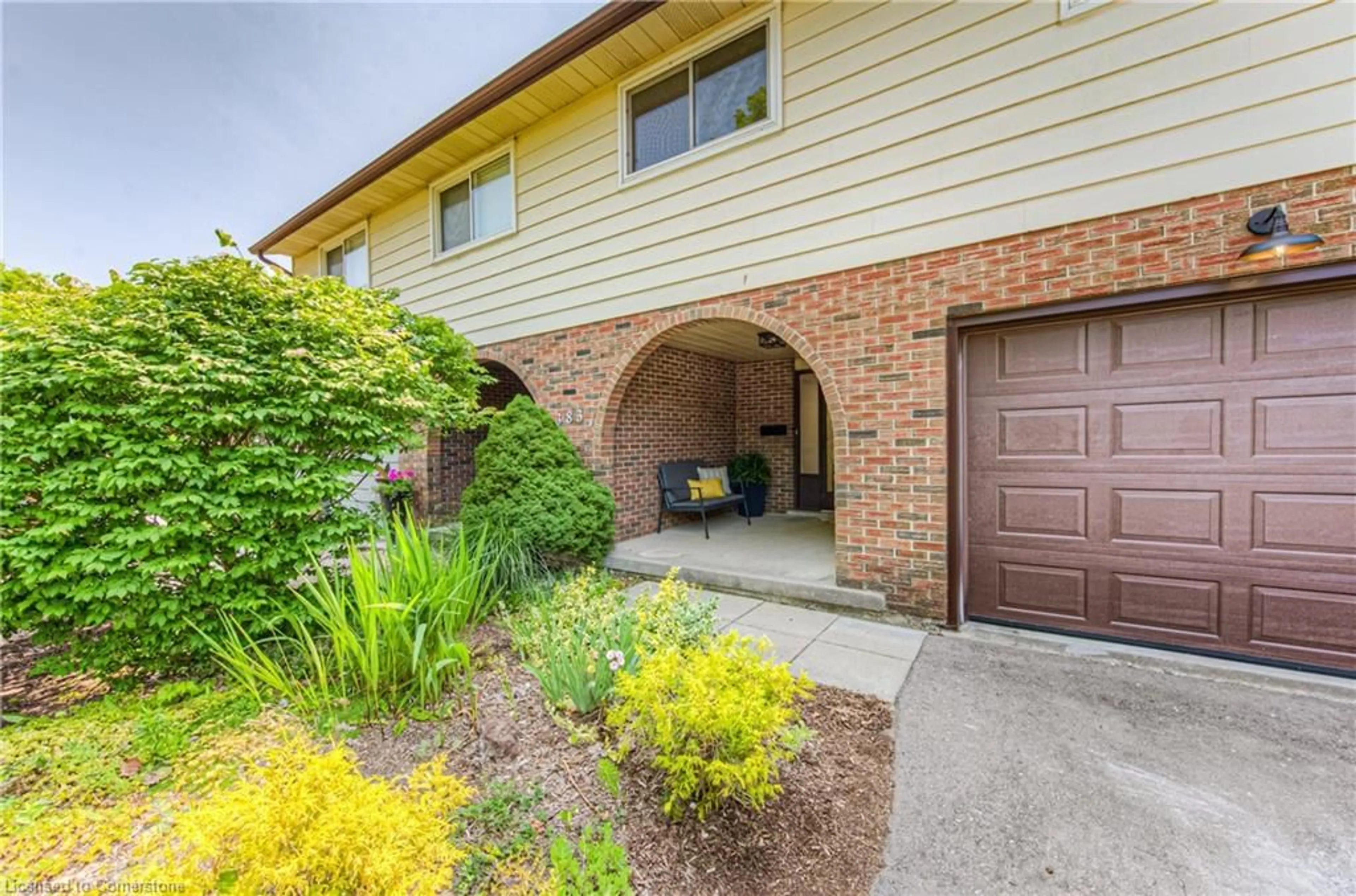 Unknown for 383B Churchill Crt, Waterloo Ontario N2L 6B4