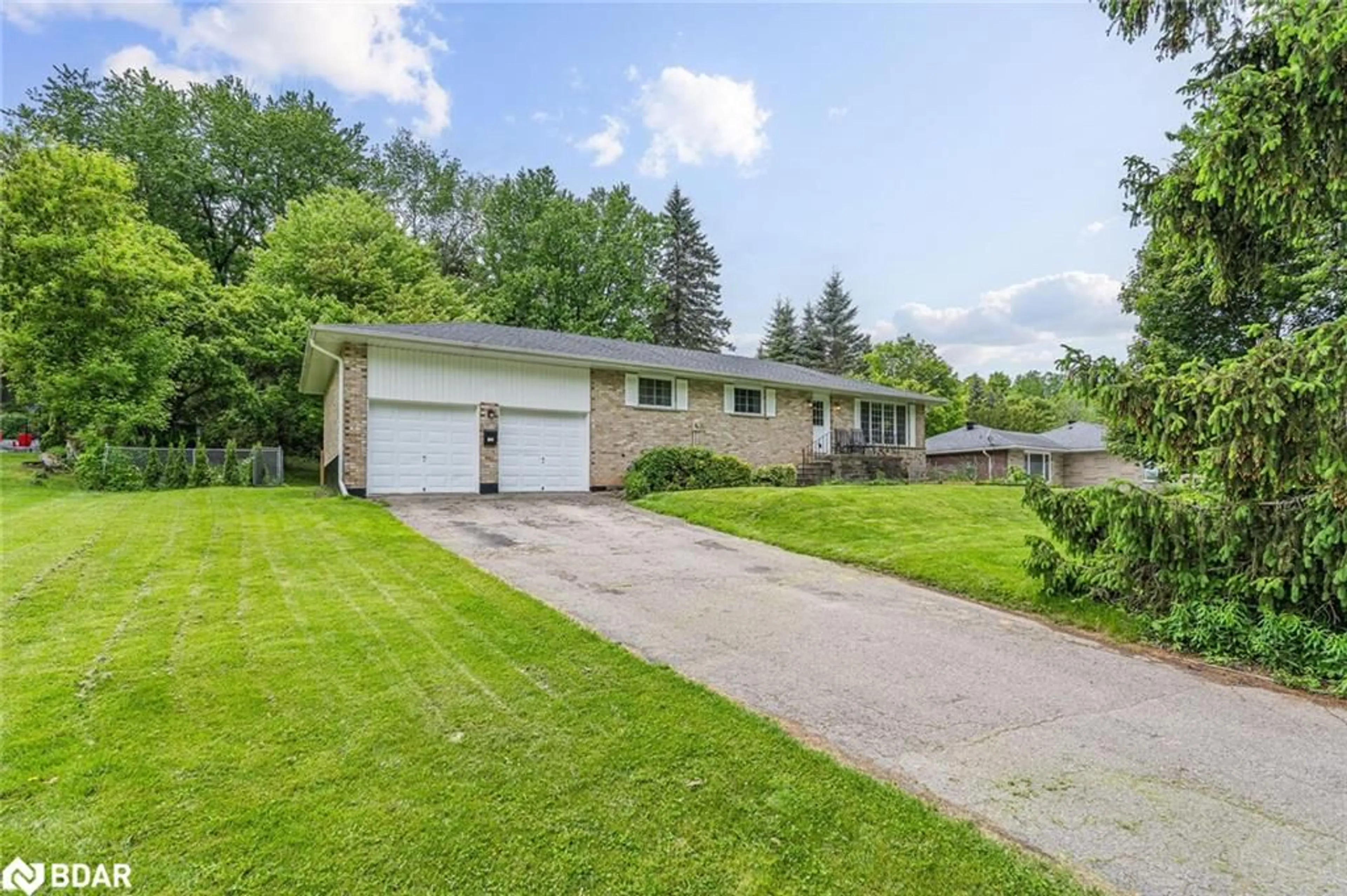 A pic from outside/outdoor area/front of a property/back of a property/a pic from drone, street for 112 Park St, Glen Williams Ontario L7G 2V4