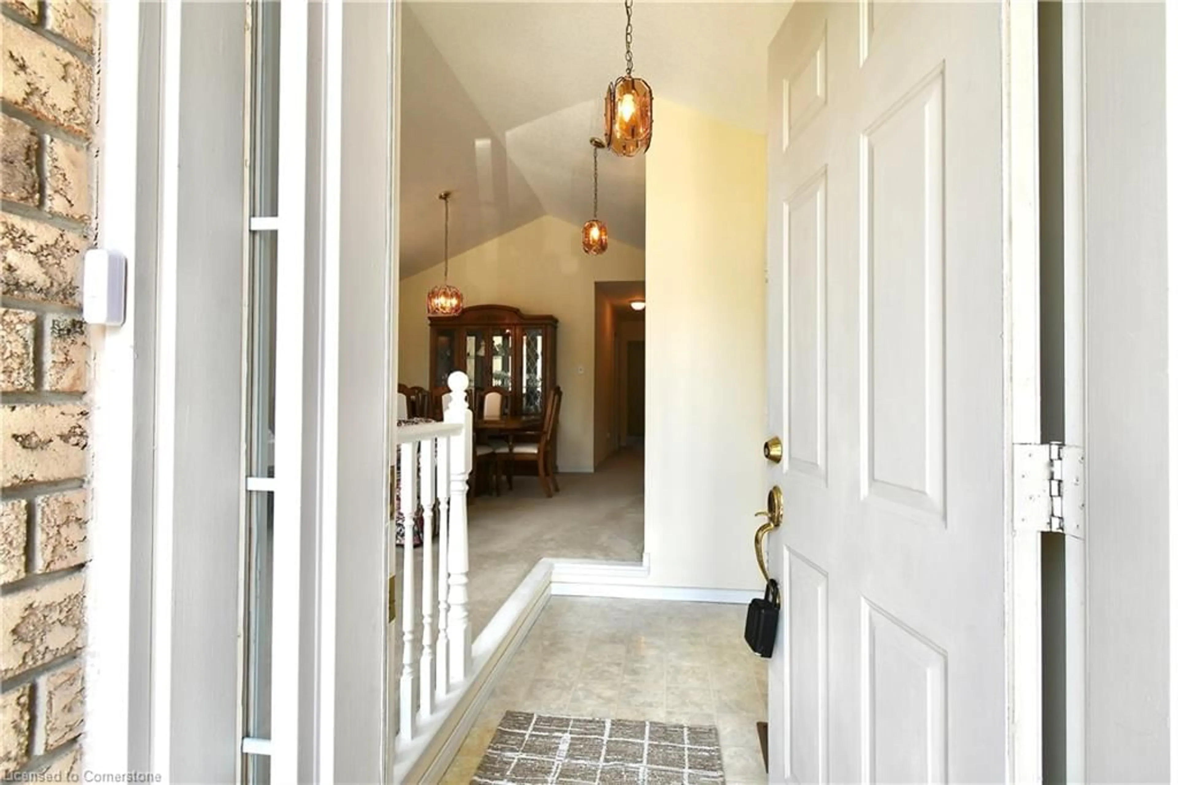 Indoor foyer for 285 Acadia Dr, Hamilton Ontario L8W 3L1
