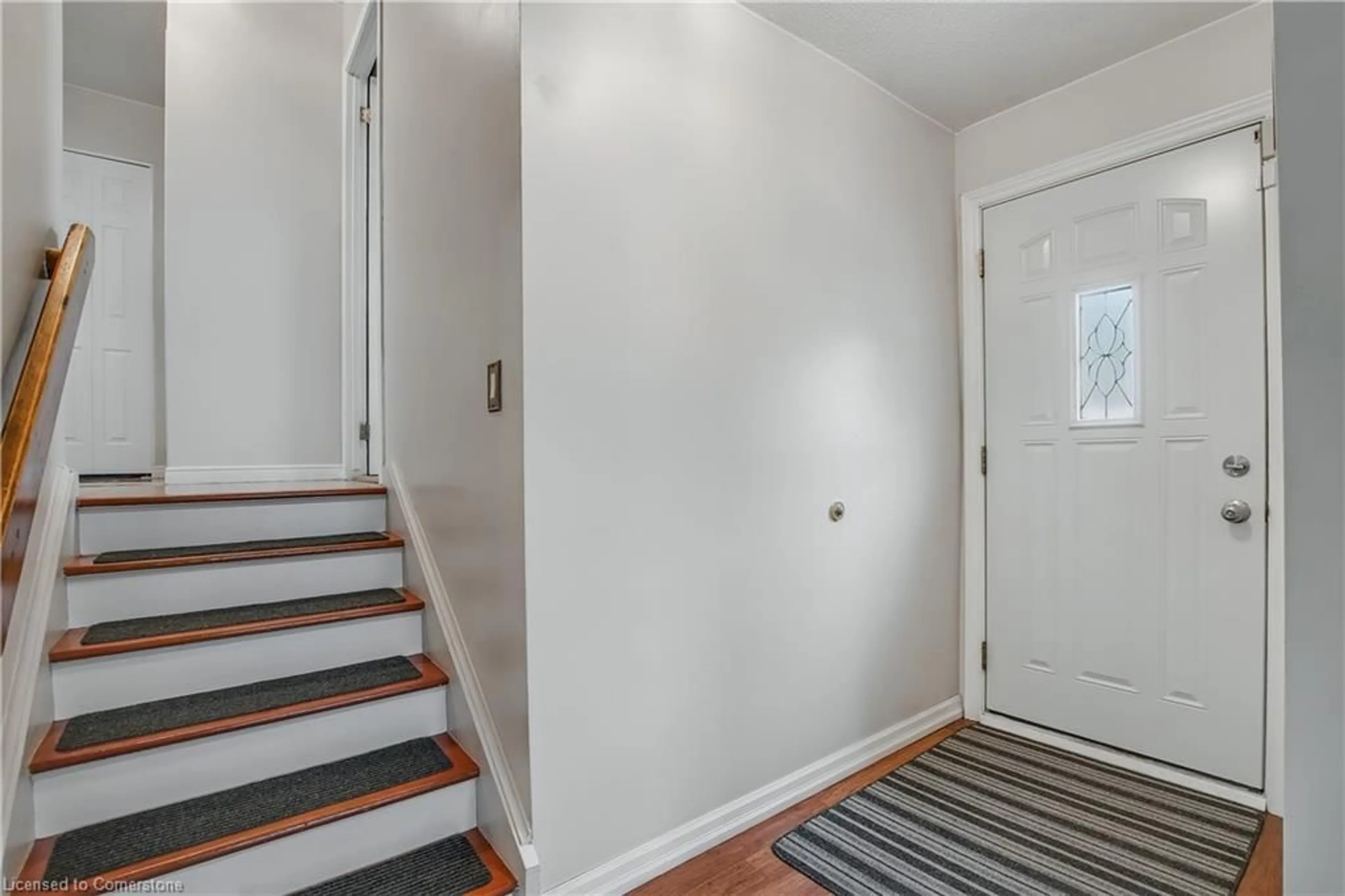 Indoor entryway for 25 Behan St, Hamilton Ontario L8T 4N5