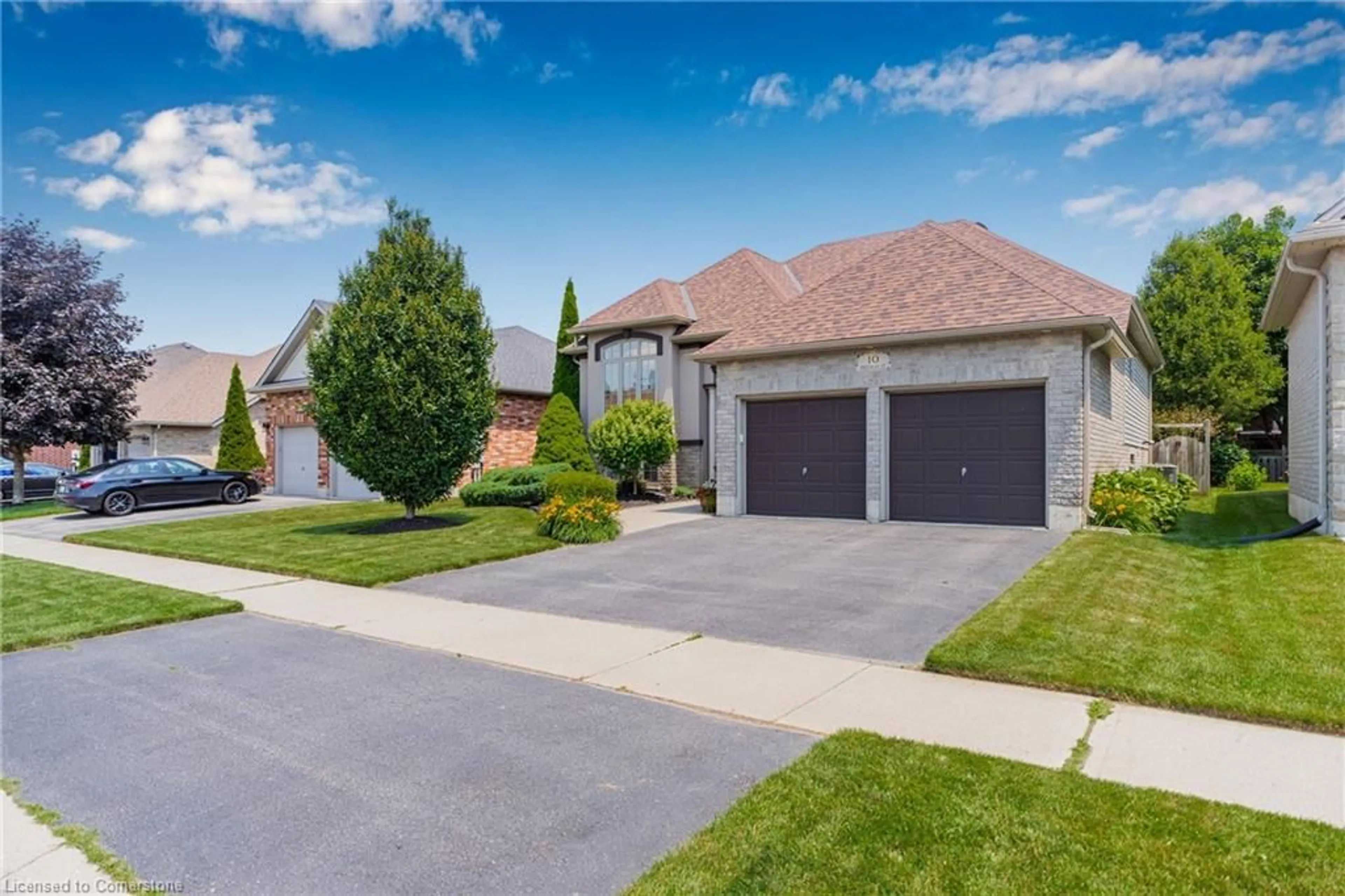 Home with brick exterior material, street for 10 Freeman St, Paris Ontario N3L 0A8