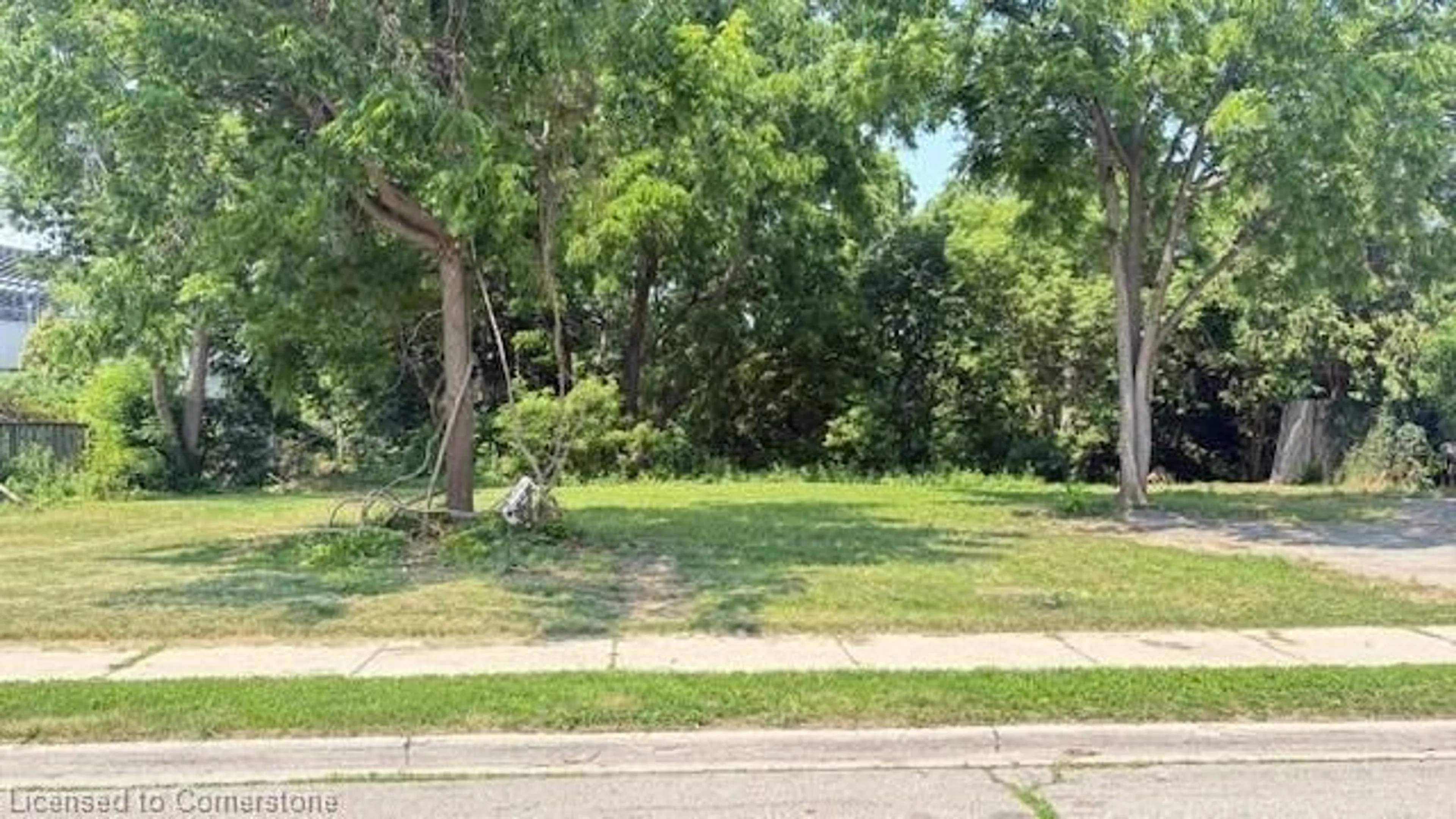 Unknown for 15 Robinson St, Grimsby Ontario L3M 3C8