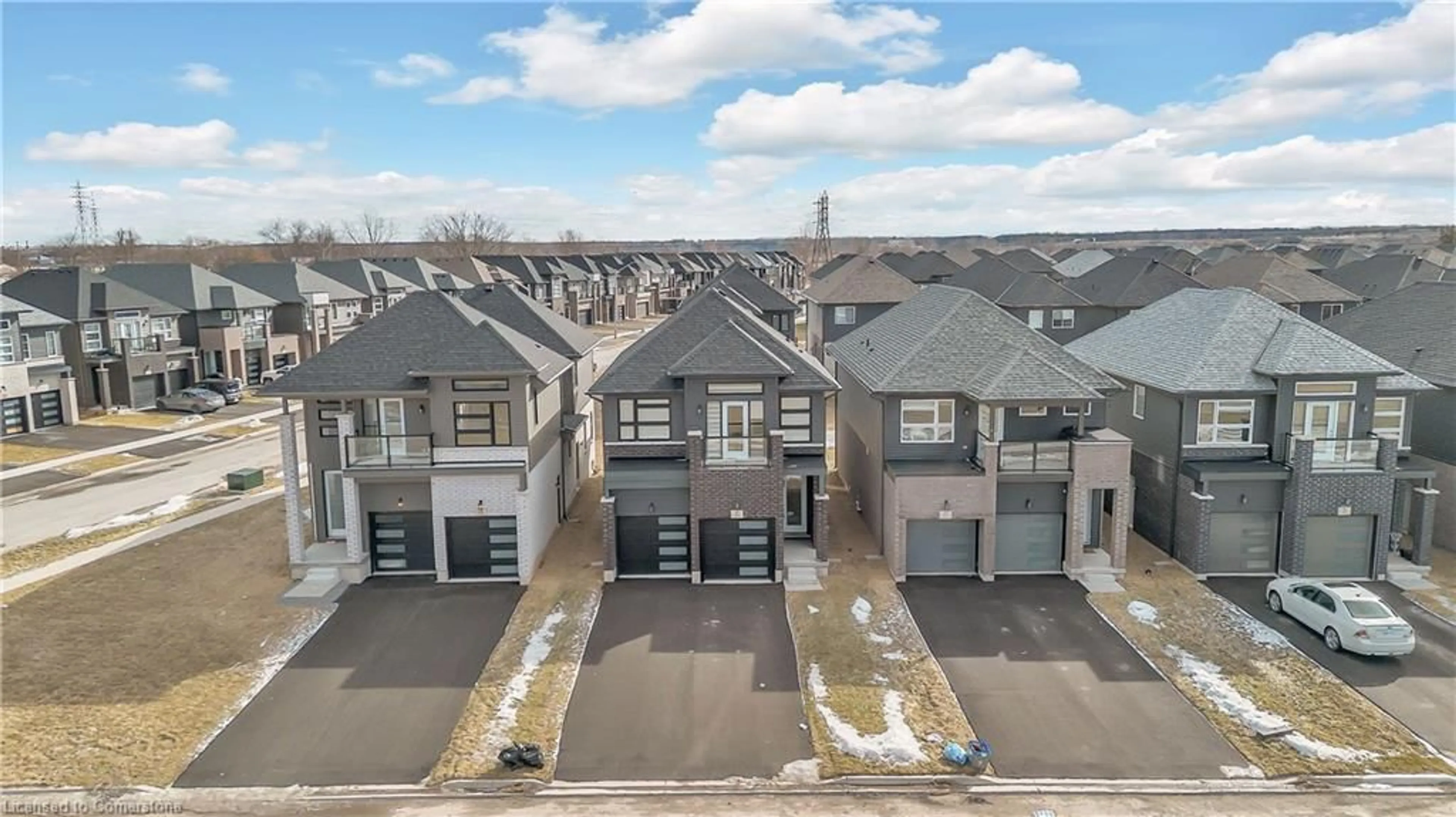 A pic from outside/outdoor area/front of a property/back of a property/a pic from drone, street for 99 Louise Street, Welland Ontario L3B 0J8