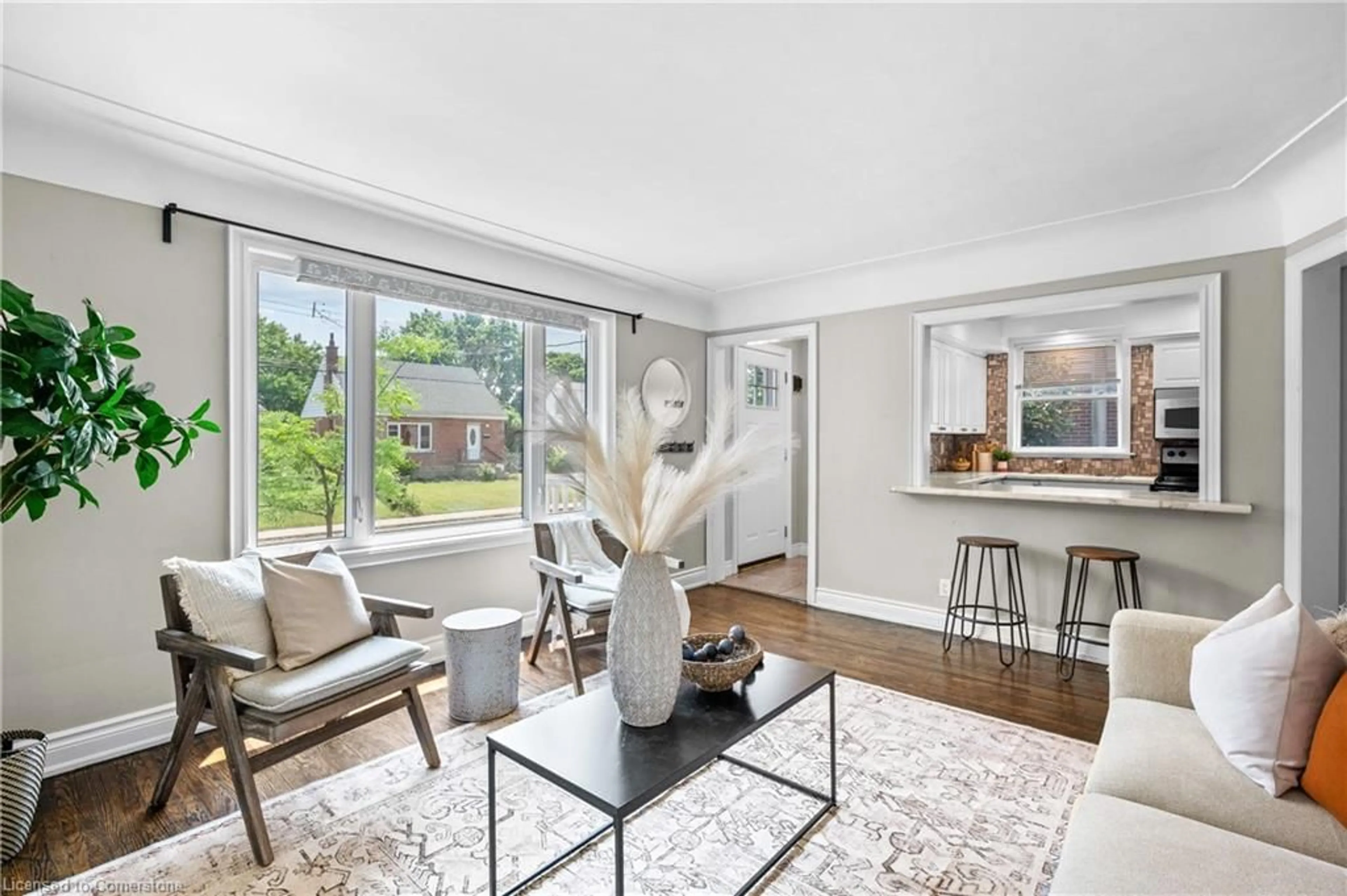 Living room with furniture, unknown for 78 West 3rd St, Hamilton Ontario L9C 3K3