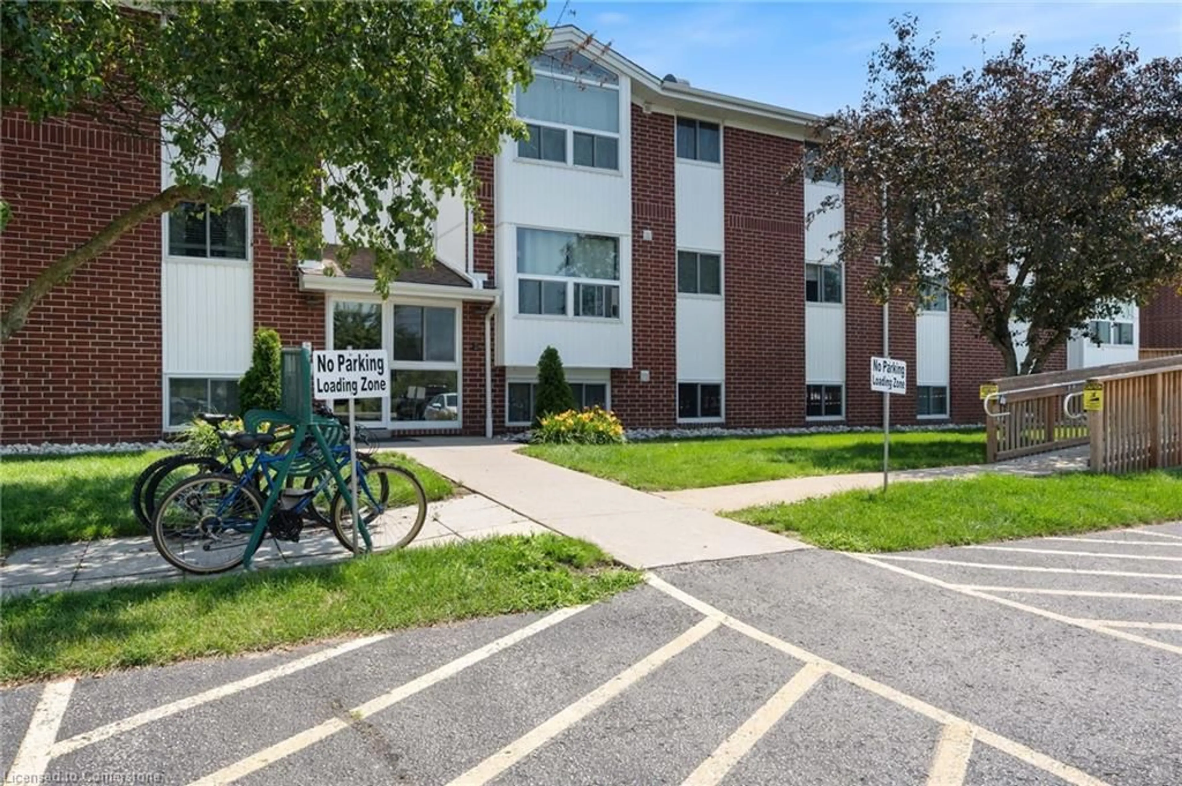 Patio, street for 60 Donly Dr #210, Simcoe Ontario N3Y 5K3