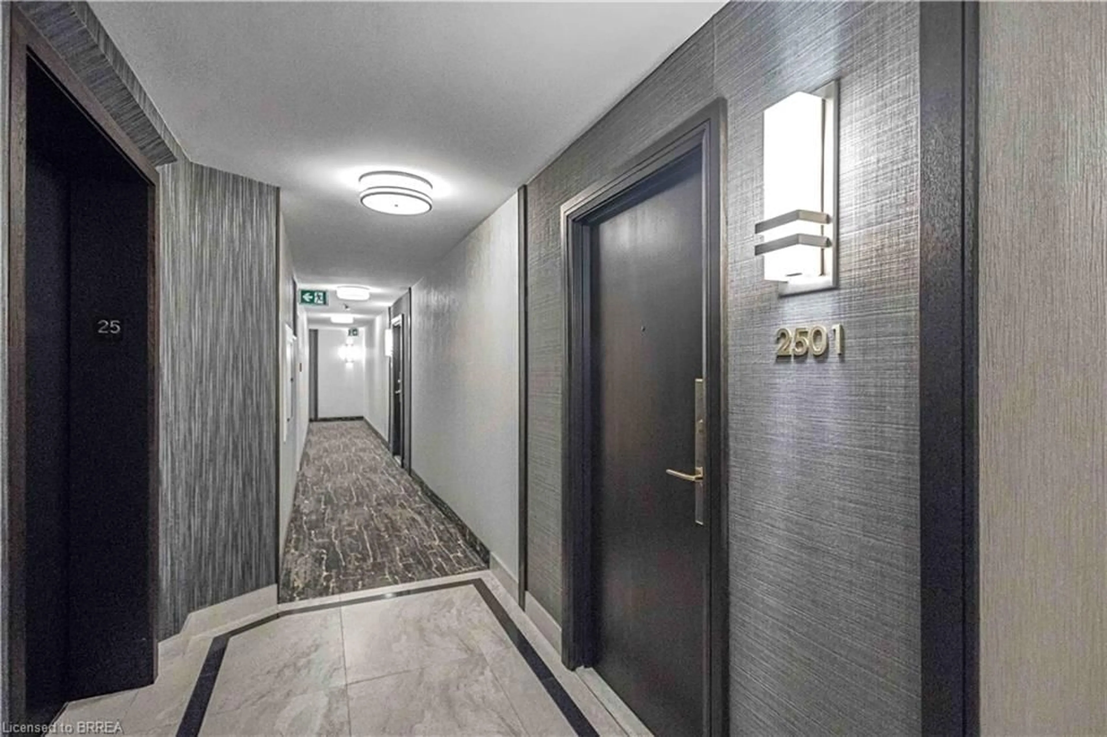 Indoor foyer for 4205 Shipp Dr #2501, Mississauga Ontario L4Z 2Y8