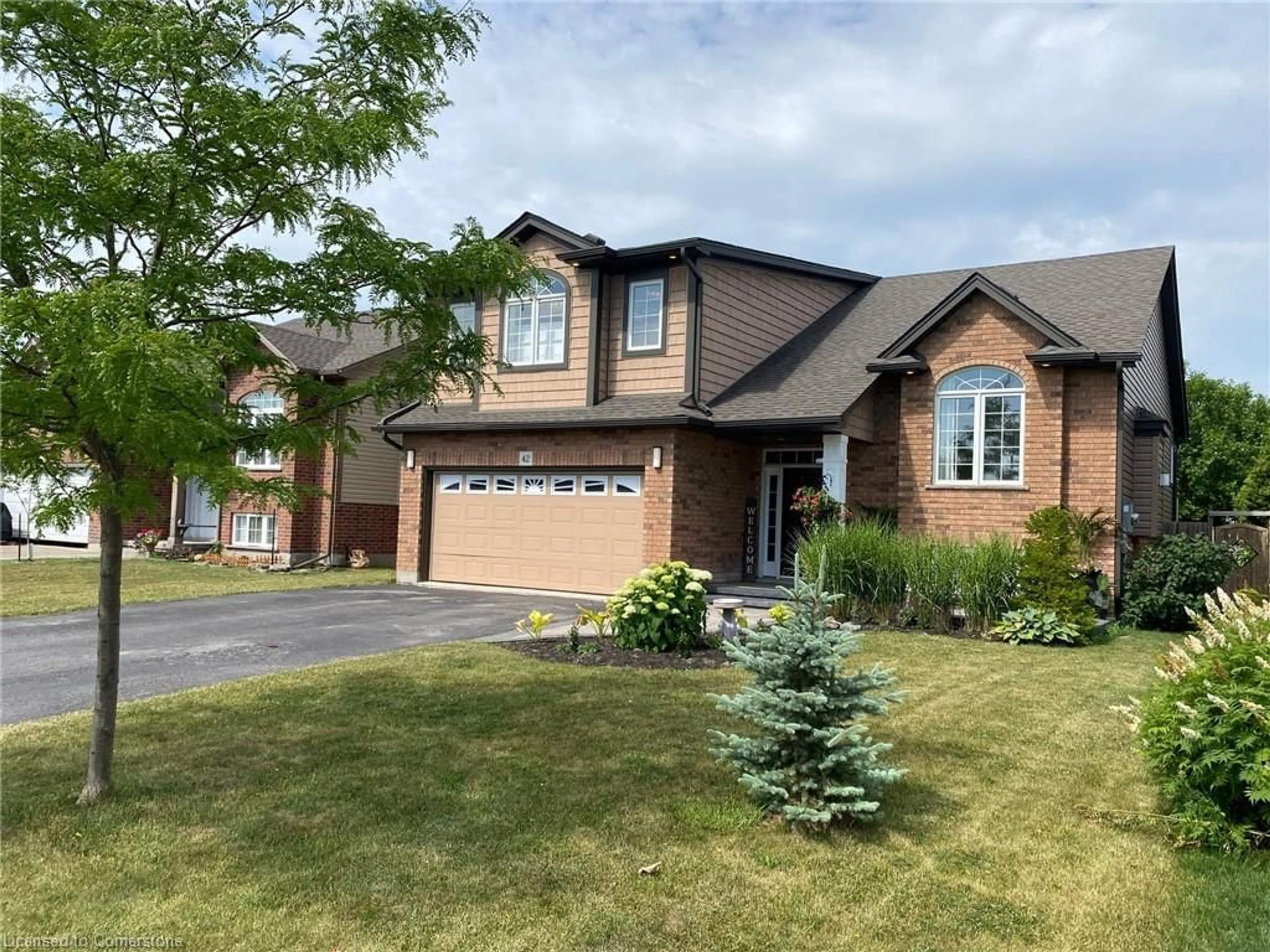 Home with brick exterior material, street for 42 Jane St, Smithville Ontario L0R 2A0