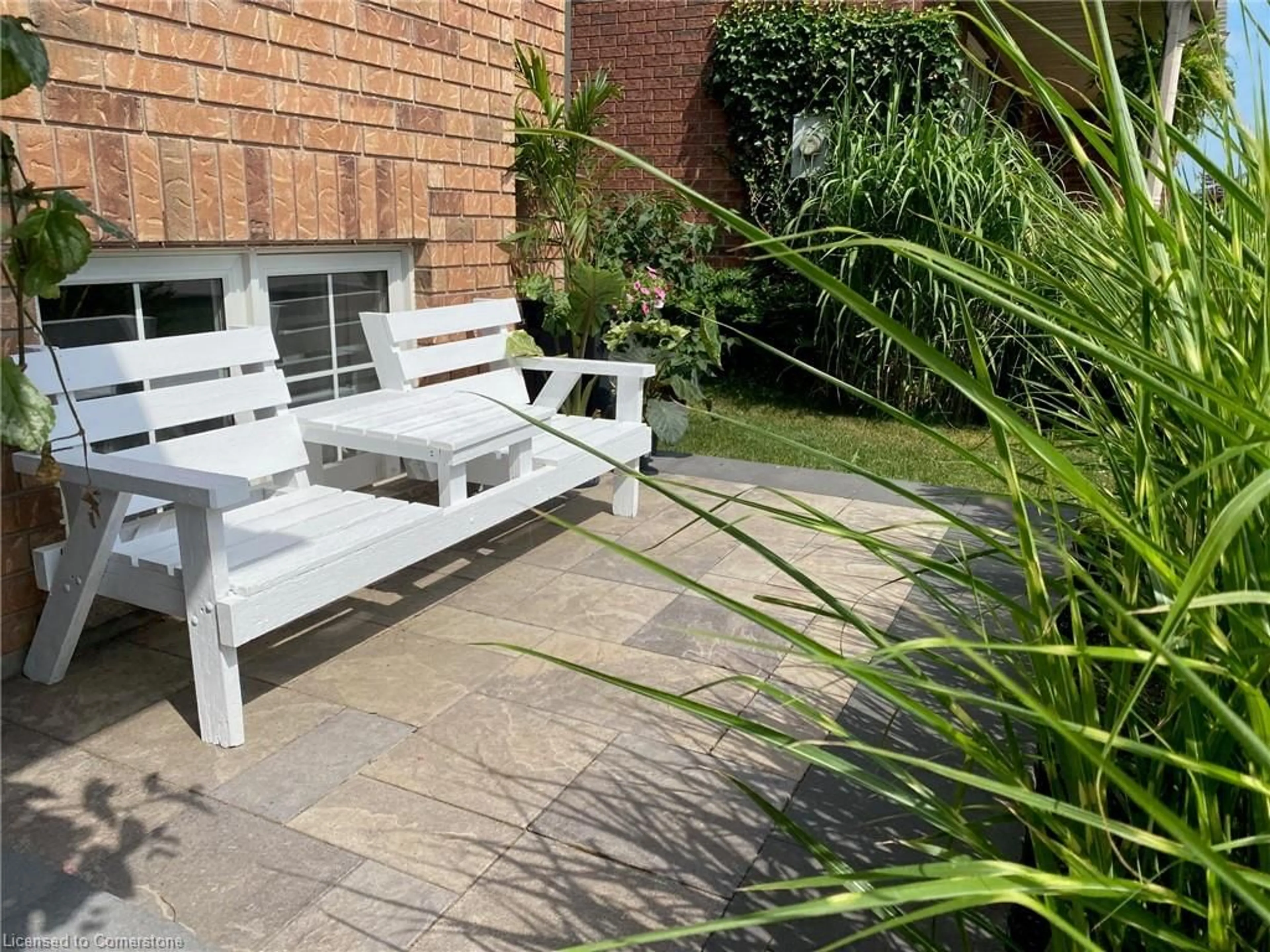 Patio, street for 42 Jane St, Smithville Ontario L0R 2A0