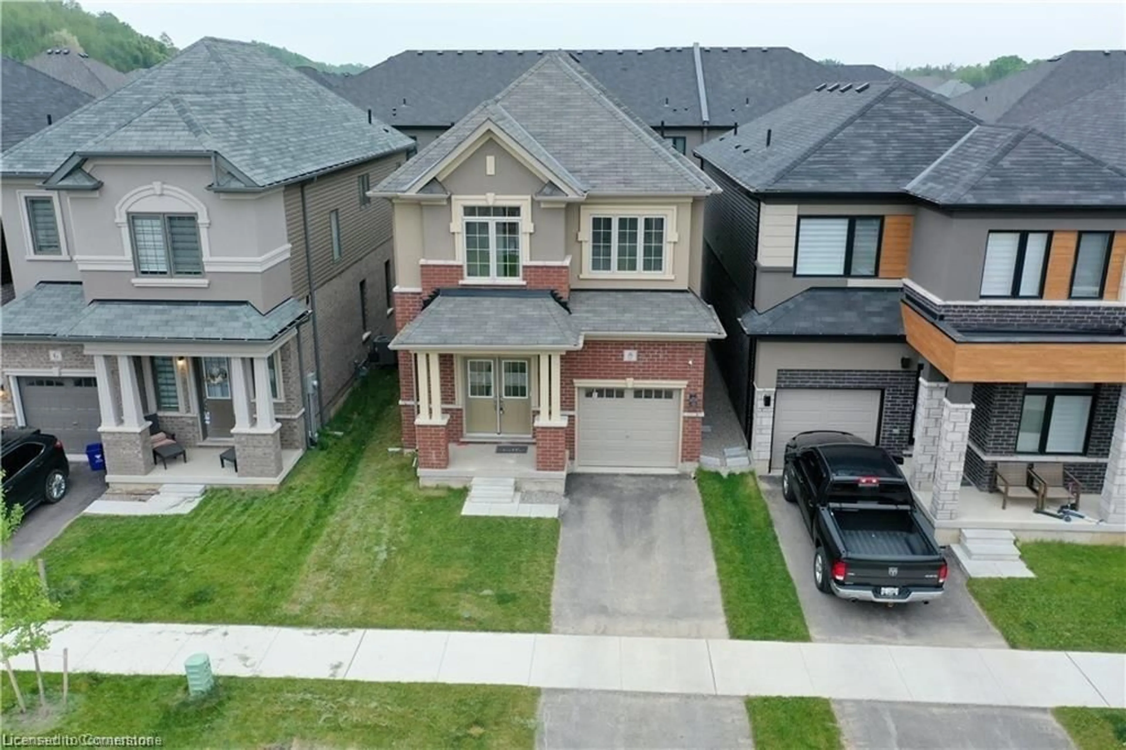 A pic from outside/outdoor area/front of a property/back of a property/a pic from drone, street for 8 Tooker Dr, Brantford Ontario N3V 0B6