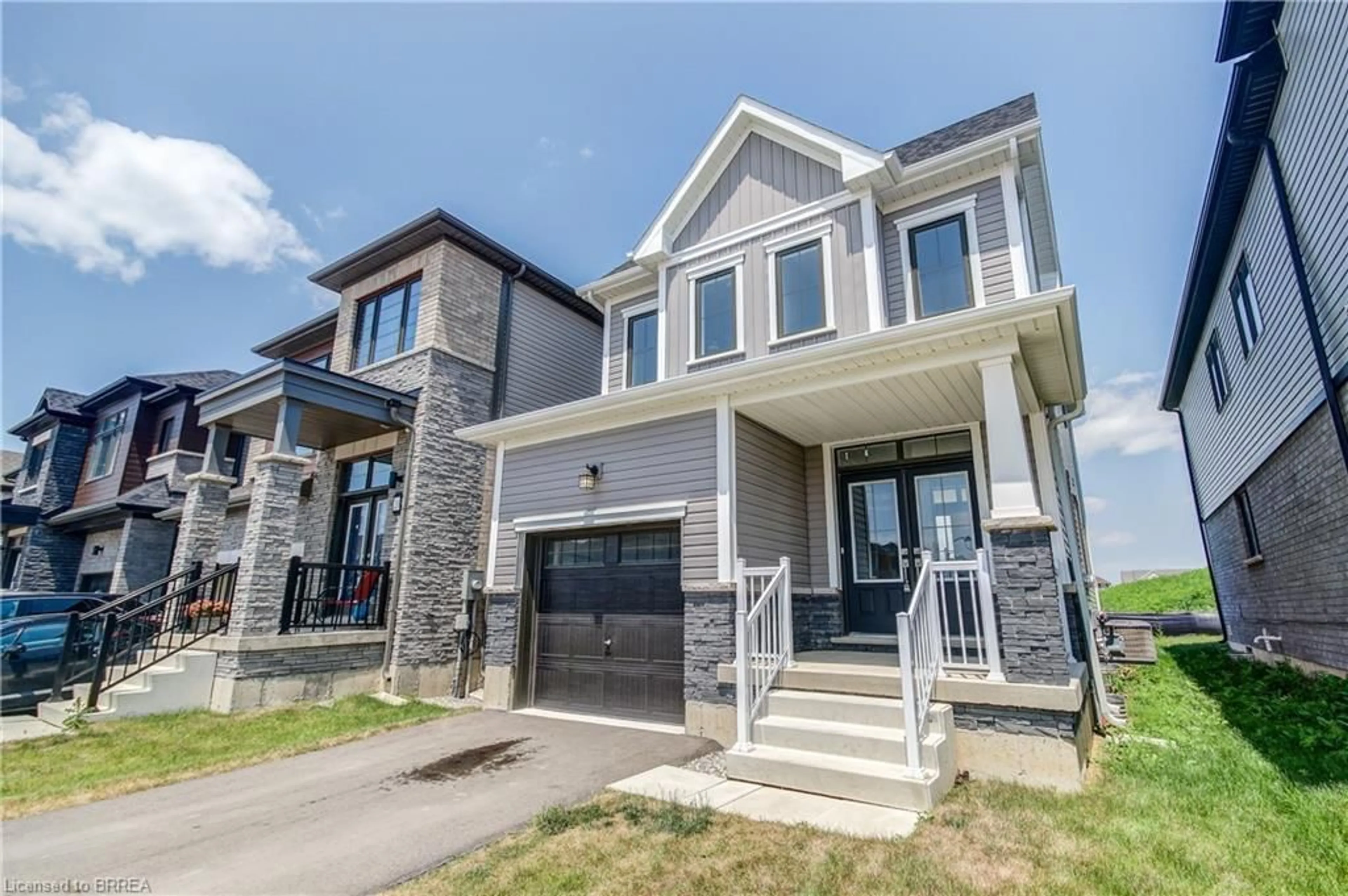 Home with brick exterior material, street for 204 Wilmot Rd, Brantford Ontario N3T 5L5