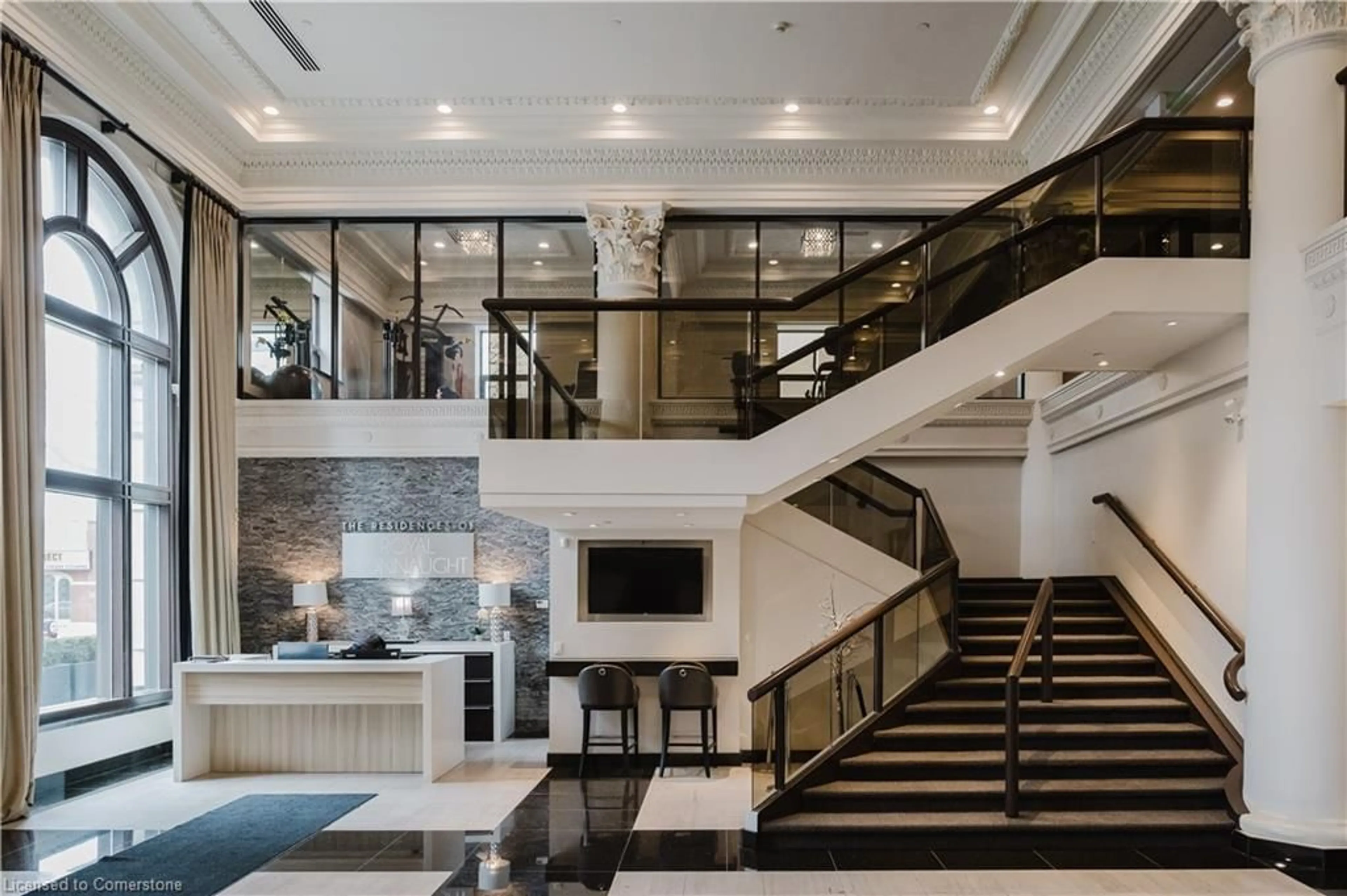 Indoor foyer for 118 King St #LPH13, Hamilton Ontario L8N 1A8