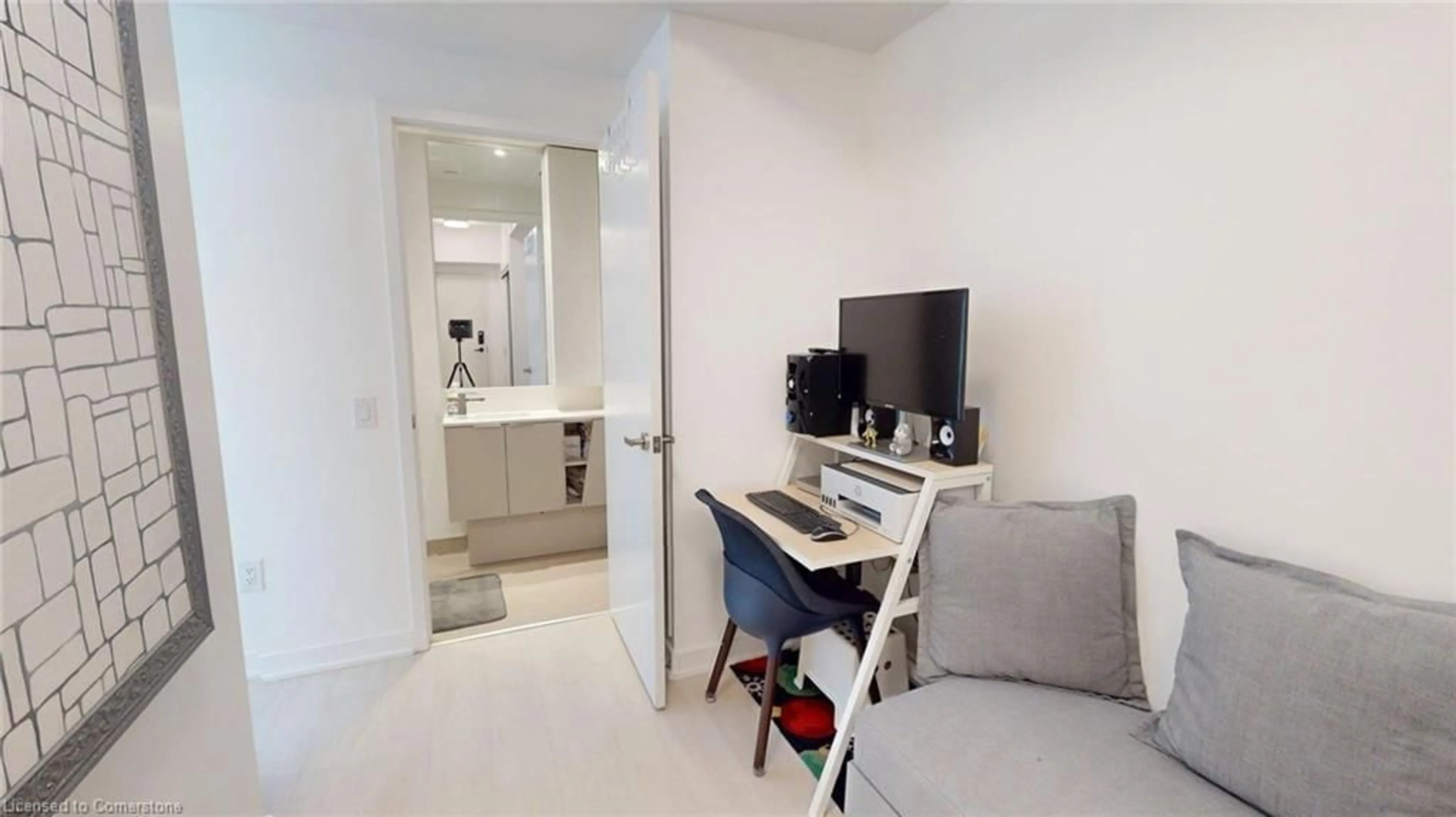 A pic of a room for 3900 Confederation Pky #4301, Mississauga Ontario L5B 0M3